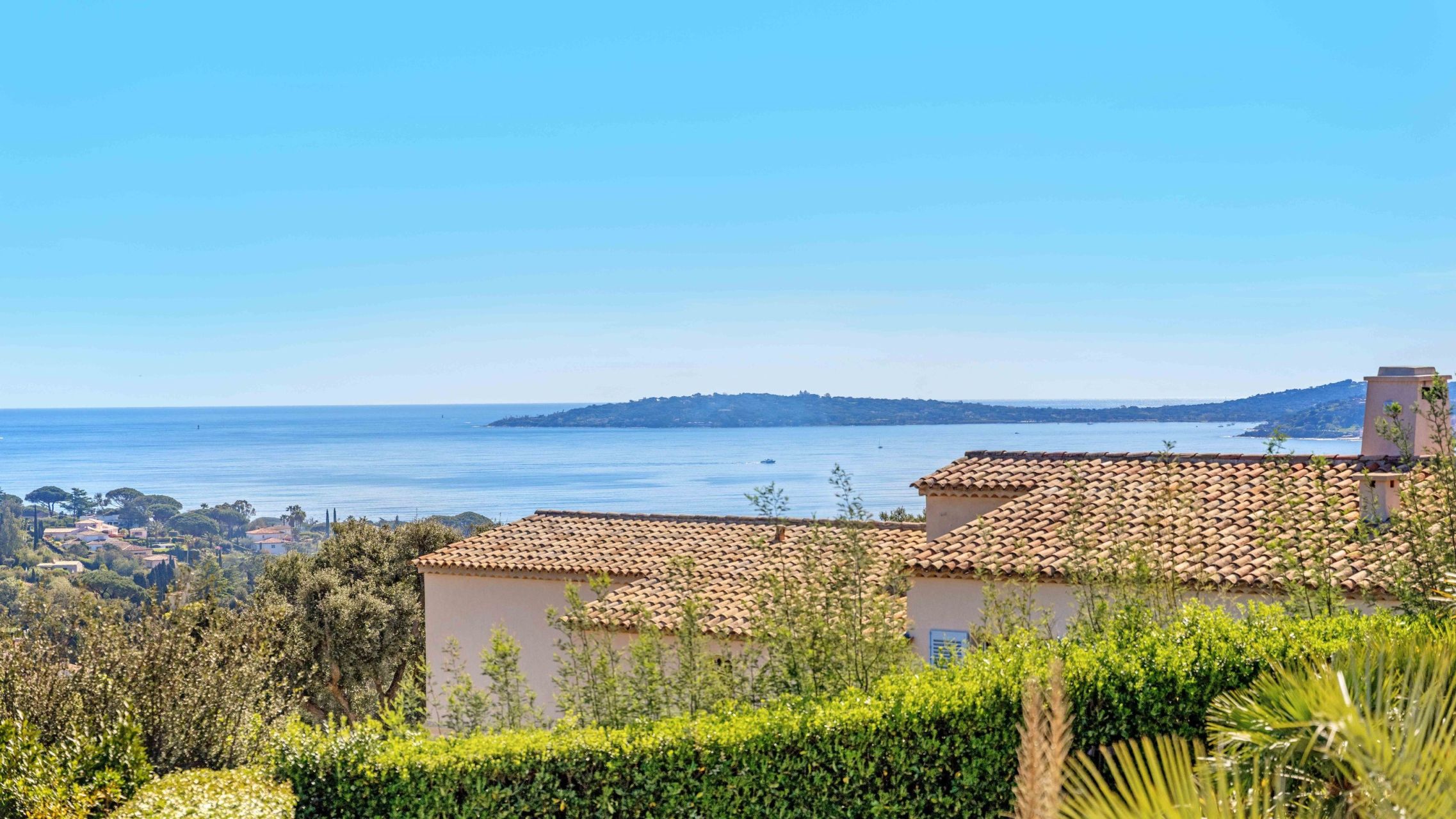 villa 9 Rooms for sale on GRIMAUD (83310)