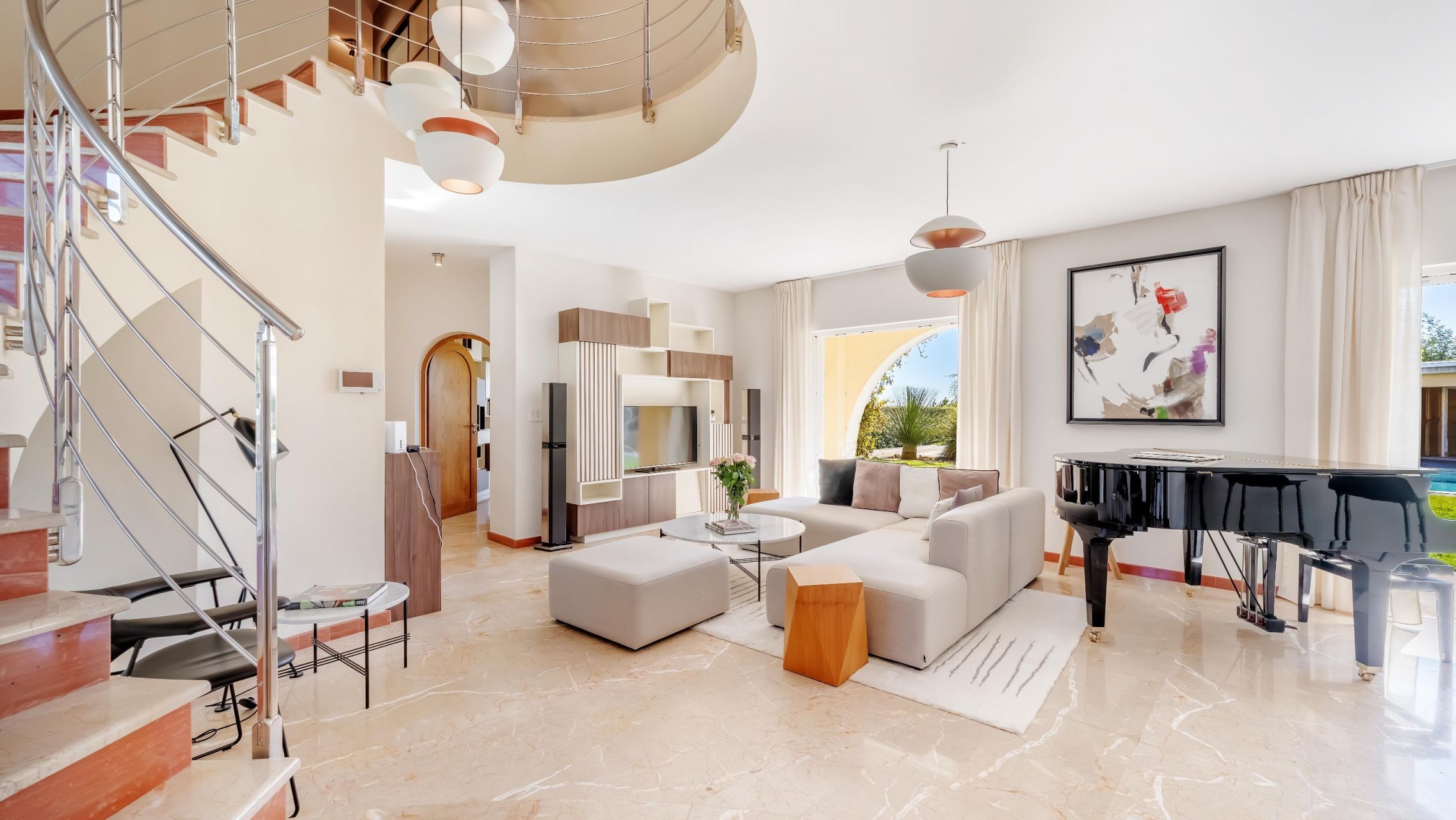 villa 9 Rooms for sale on GRIMAUD (83310)