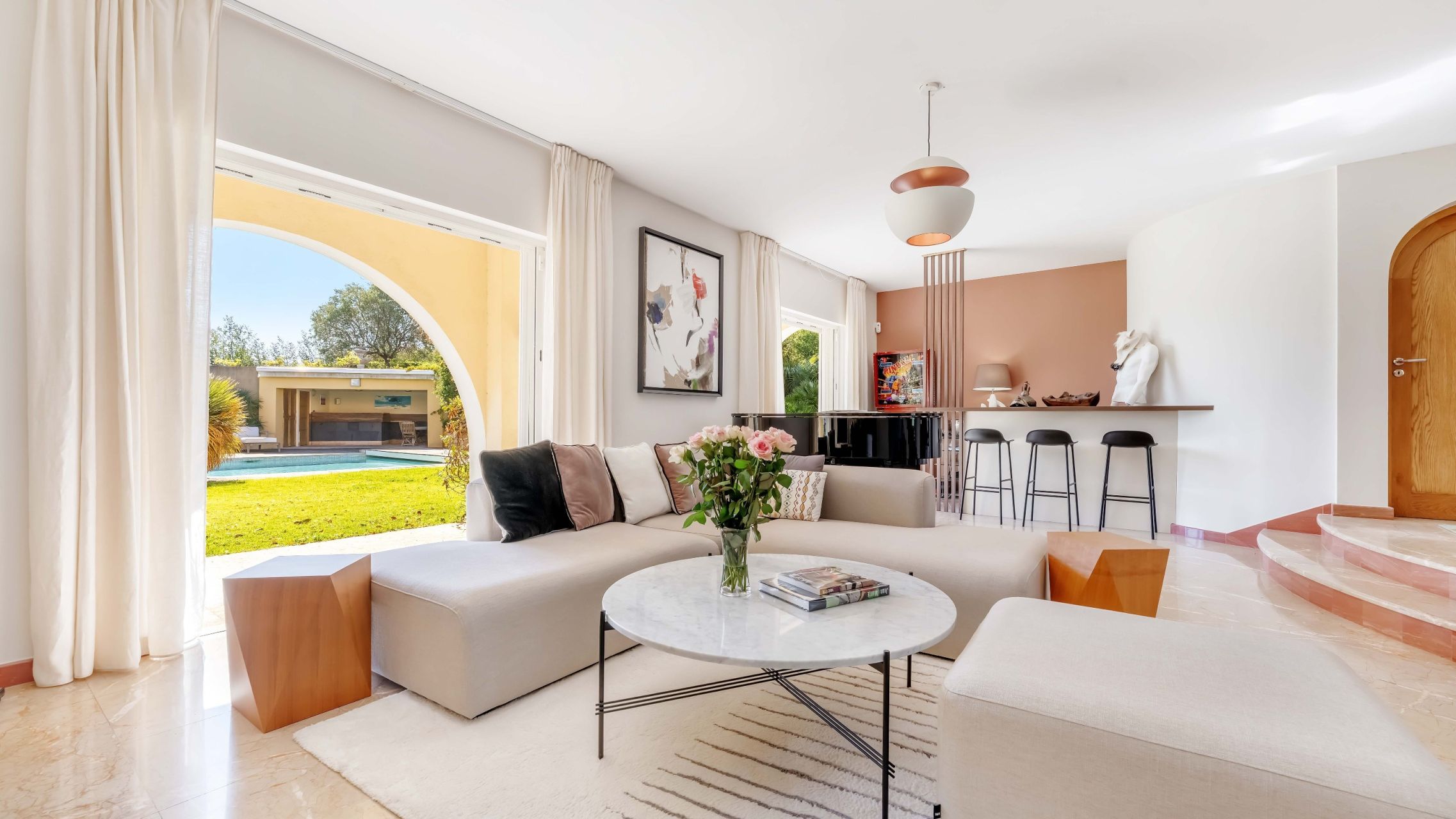 villa 9 Rooms for sale on GRIMAUD (83310)