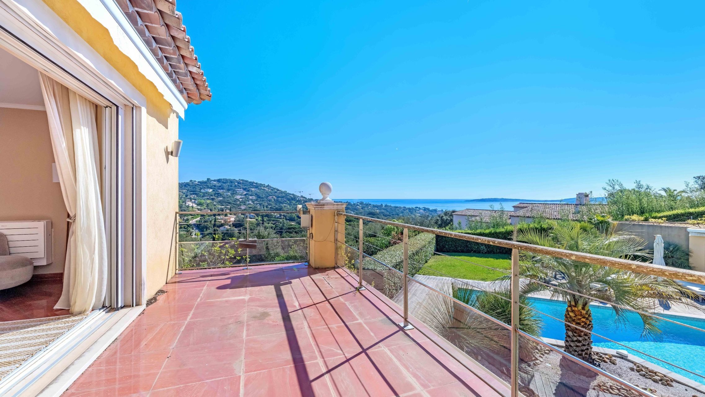 villa 9 Rooms for sale on GRIMAUD (83310)