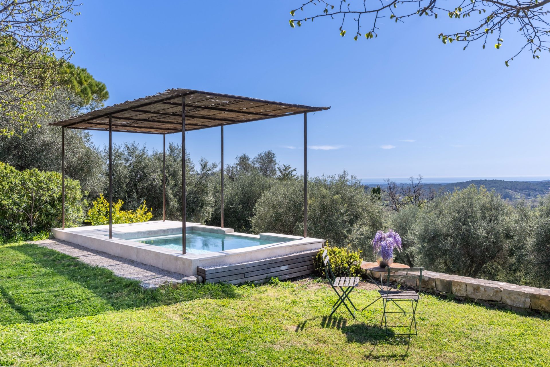 maison provençale 10 Pièces en vente sur CHATEAUNEUF GRASSE (06740)