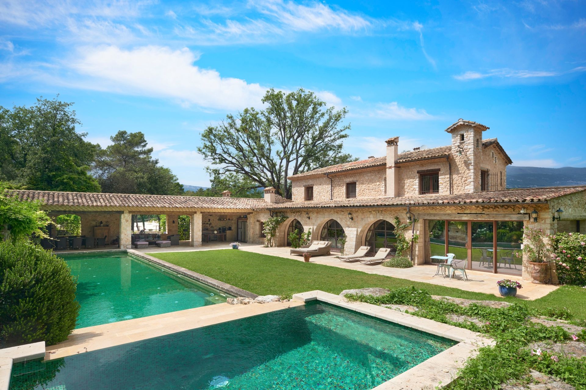 maison provençale 14 Pièces en vente sur ROQUEFORT LES PINS (06330)