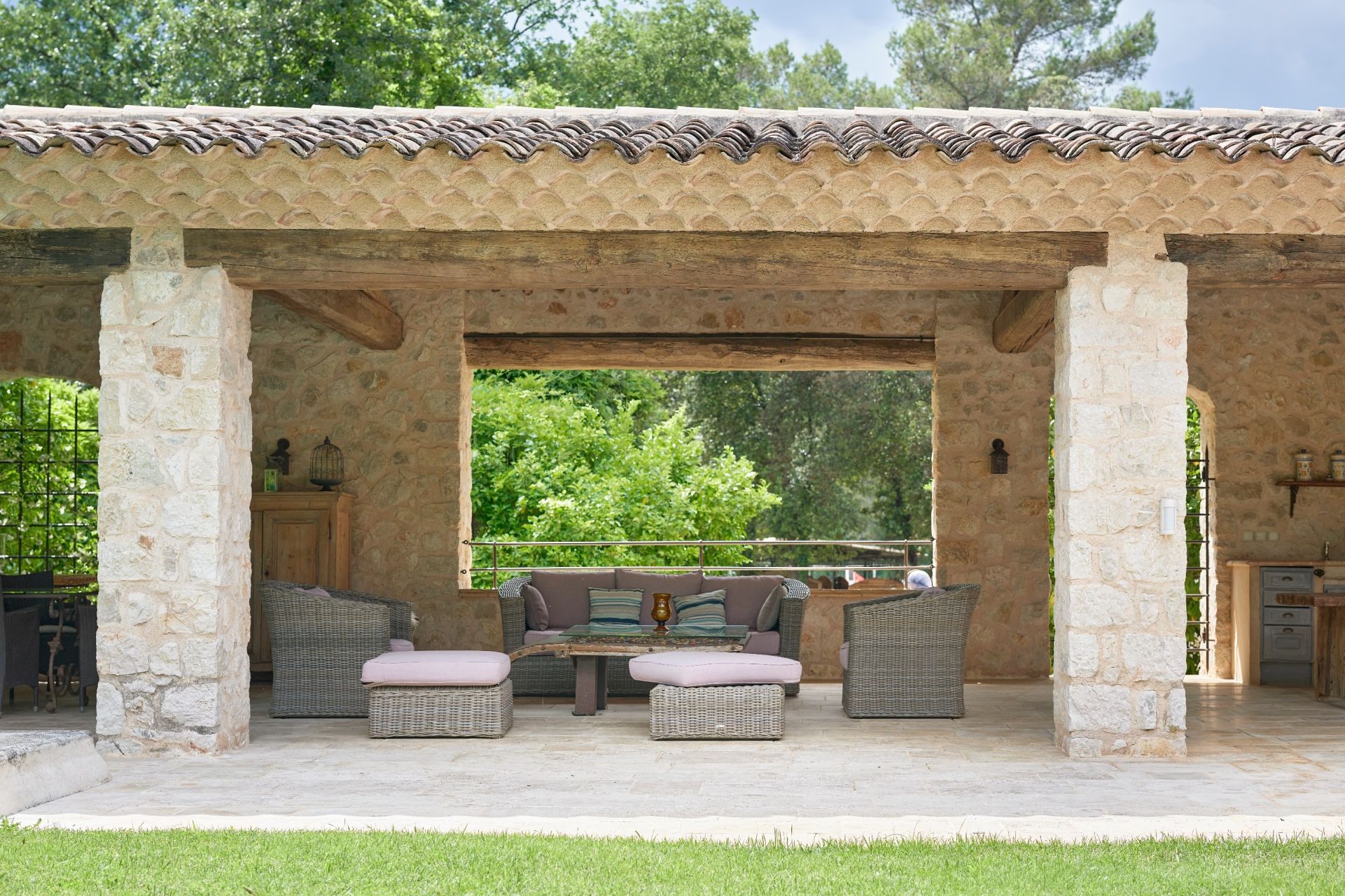 maison provençale 14 Pièces en vente sur ROQUEFORT LES PINS (06330)