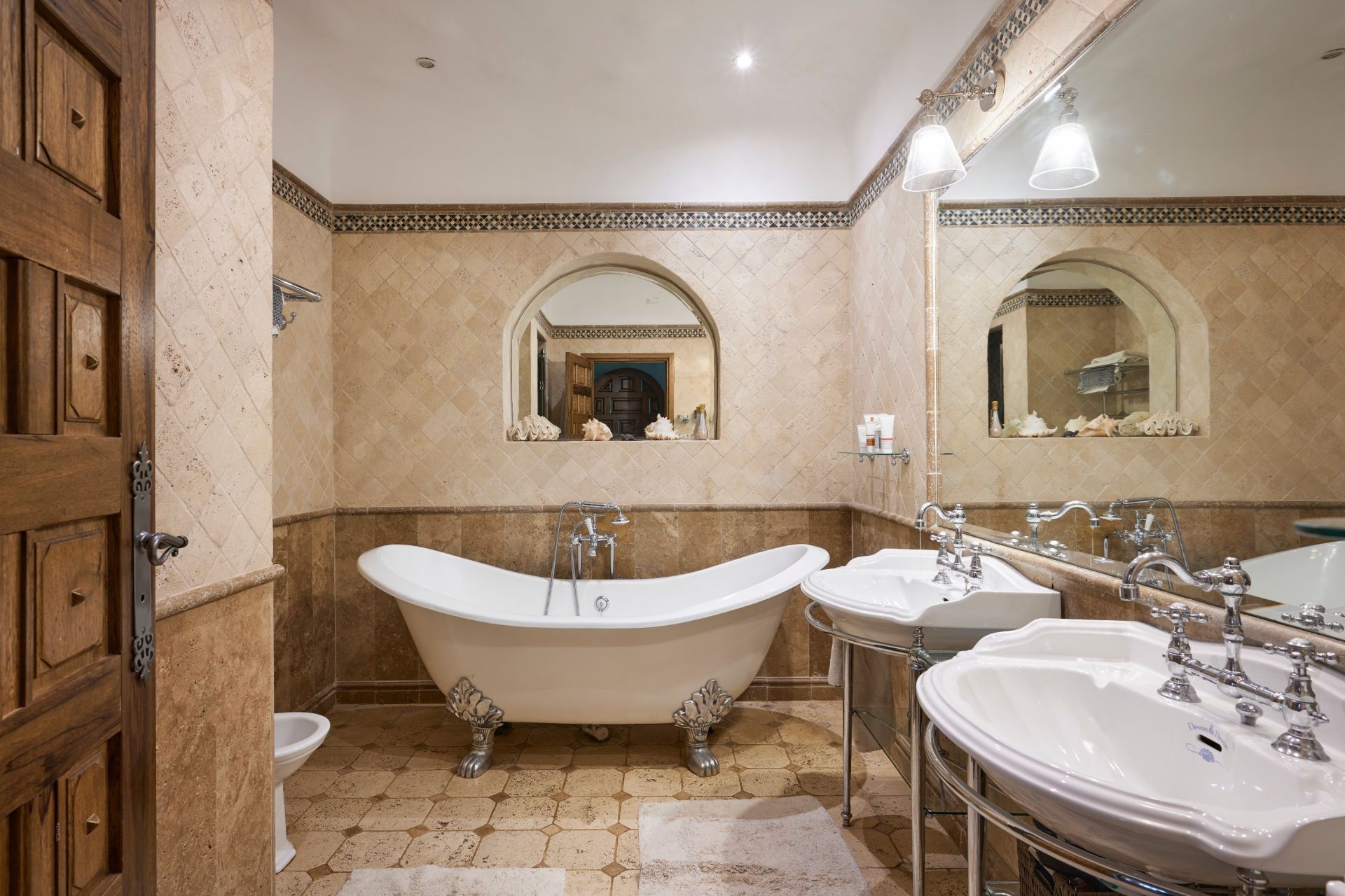 maison provençale 14 Pièces en vente sur ROQUEFORT LES PINS (06330)