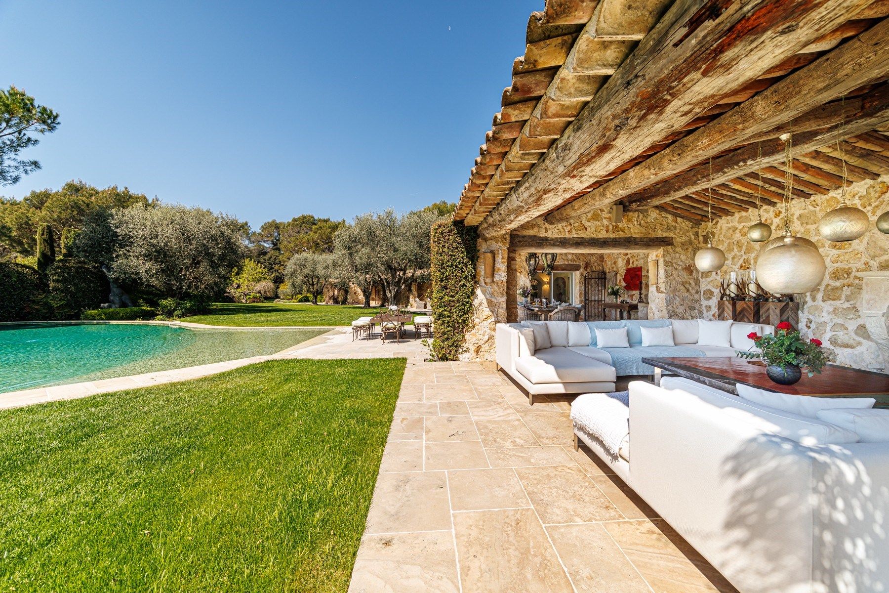 maison provençale 11 Pièces en vente sur LA COLLE SUR LOUP (06480)