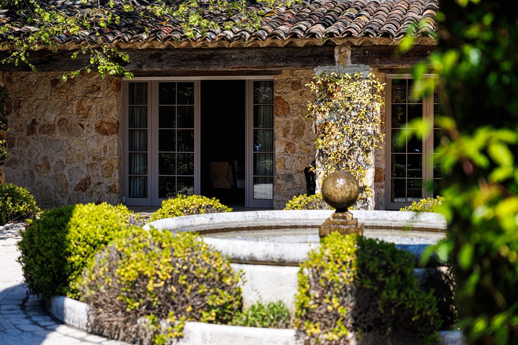 maison provençale 11 Pièces en vente sur LA COLLE SUR LOUP (06480)
