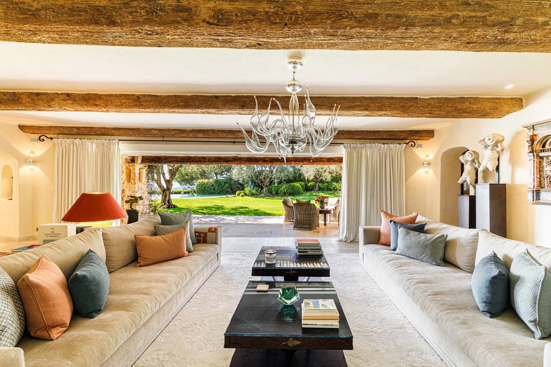 maison provençale 11 Pièces en vente sur LA COLLE SUR LOUP (06480)