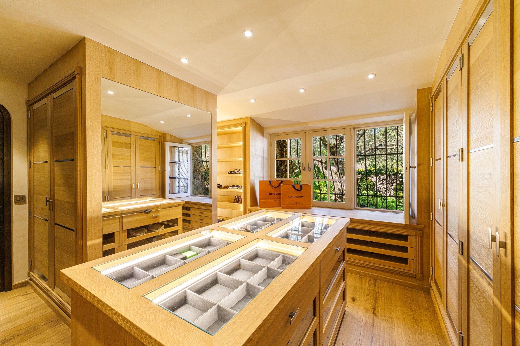 maison provençale 11 Pièces en vente sur LA COLLE SUR LOUP (06480)