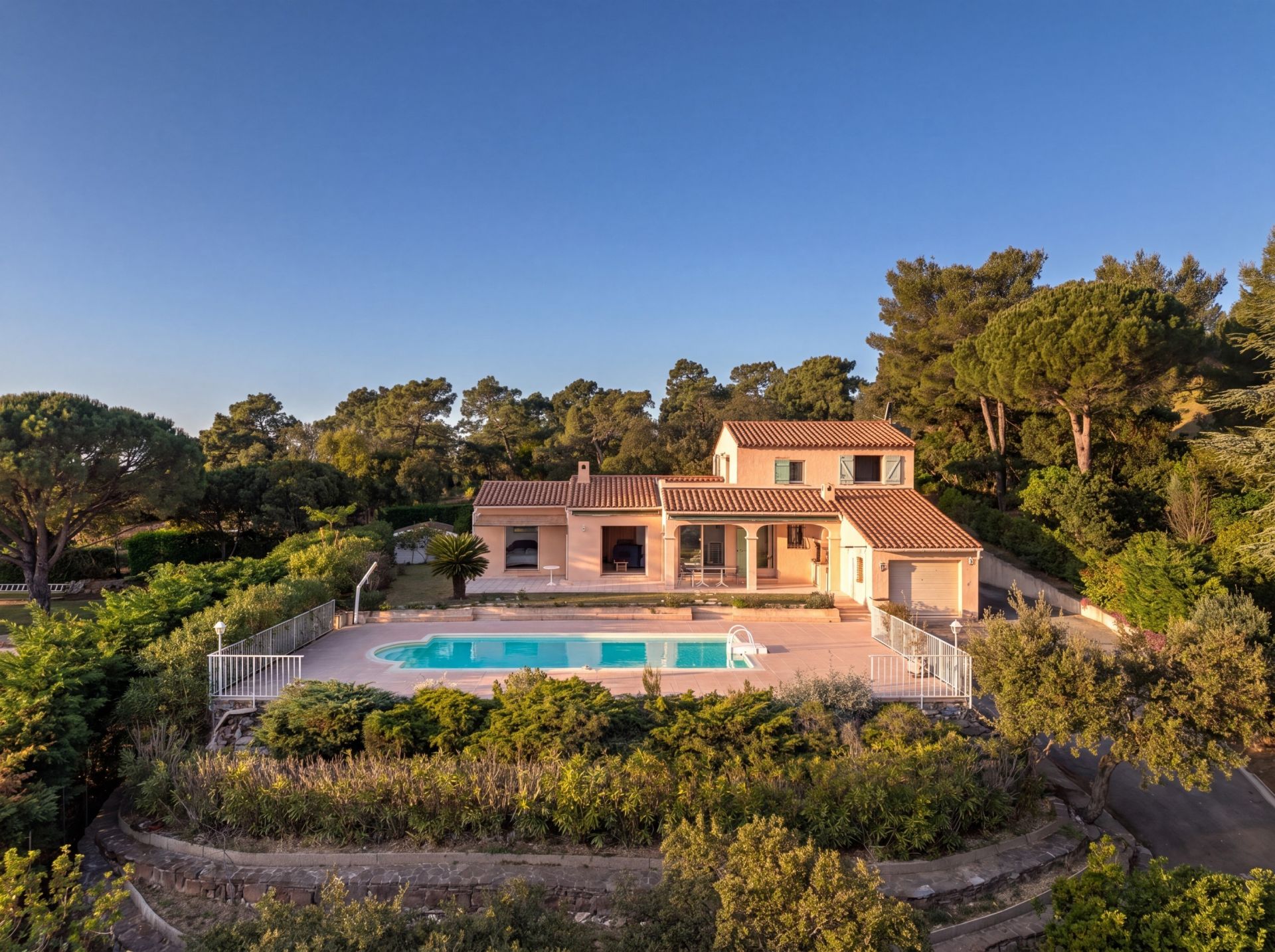 villa 5 Pièces en vente sur LES ISSAMBRES (83380)