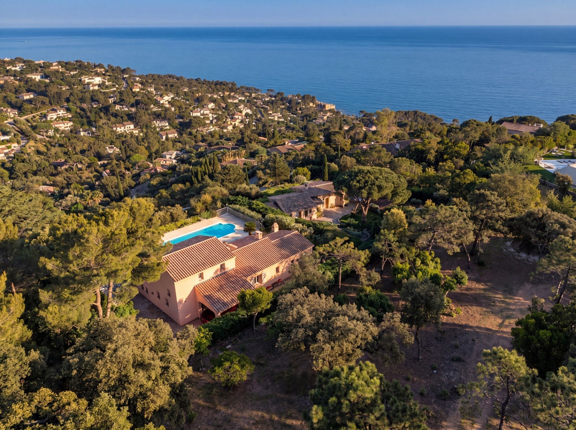 villa 5 Pièces en vente sur LES ISSAMBRES (83380)