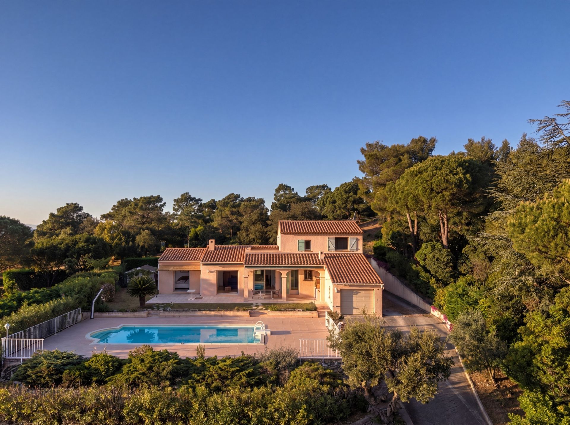 villa 5 Pièces en vente sur LES ISSAMBRES (83380)