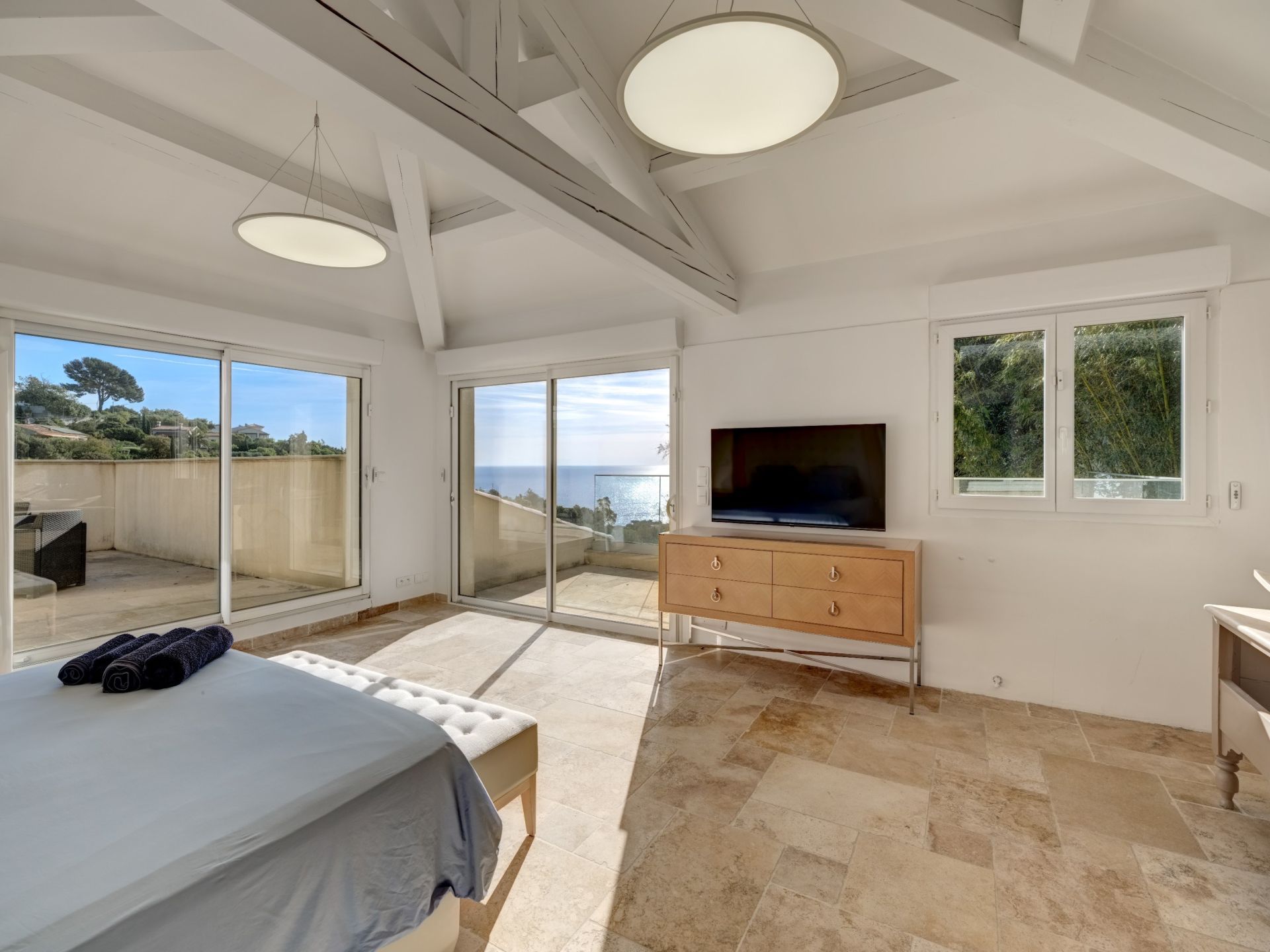 villa 8 Pièces en vente sur LES ISSAMBRES (83380)