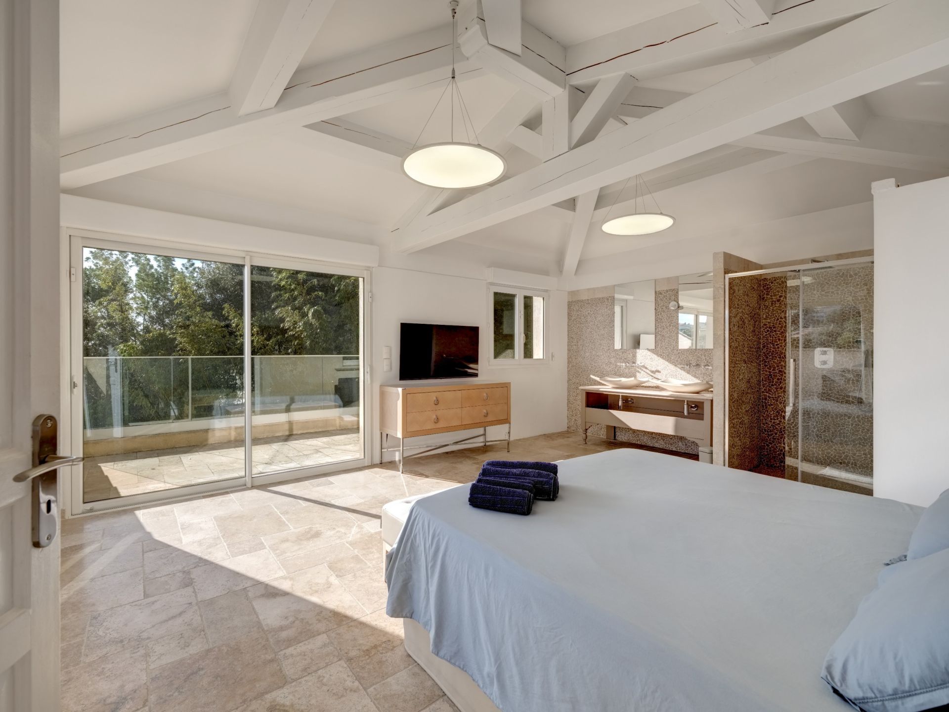 villa 8 Pièces en vente sur LES ISSAMBRES (83380)