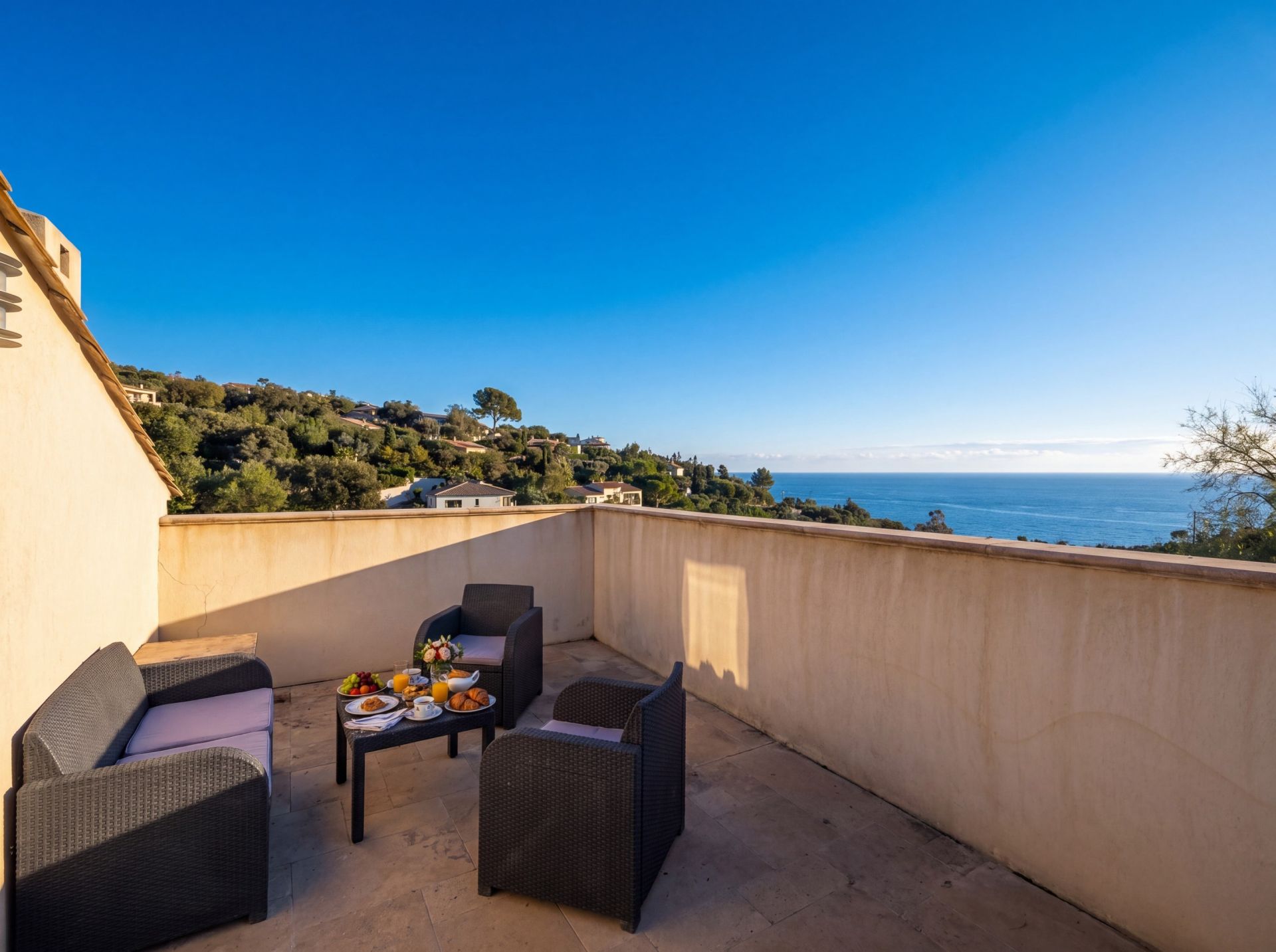 villa 8 Pièces en vente sur LES ISSAMBRES (83380)