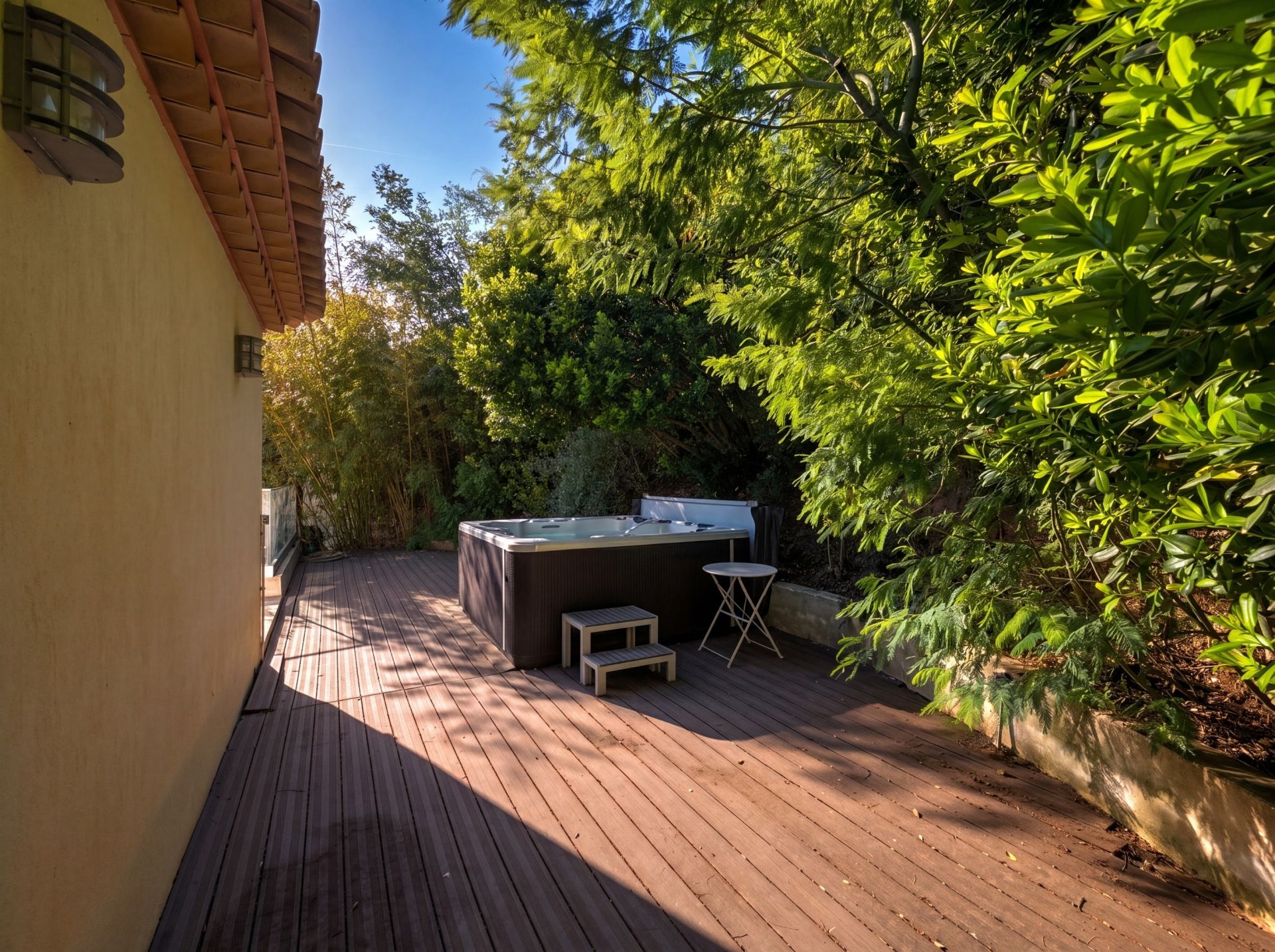 villa 8 Pièces en vente sur LES ISSAMBRES (83380)