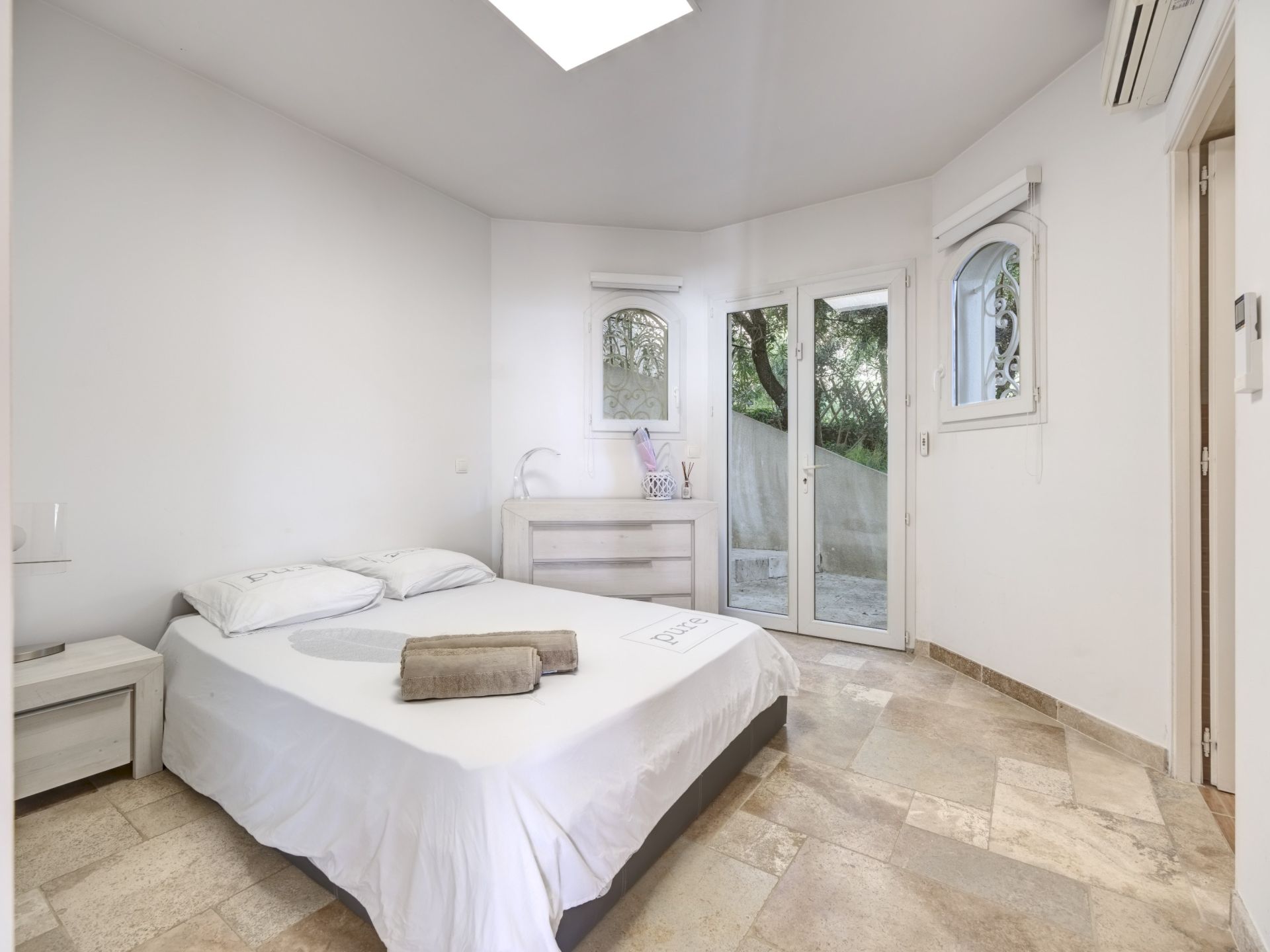 villa 8 Pièces en vente sur LES ISSAMBRES (83380)