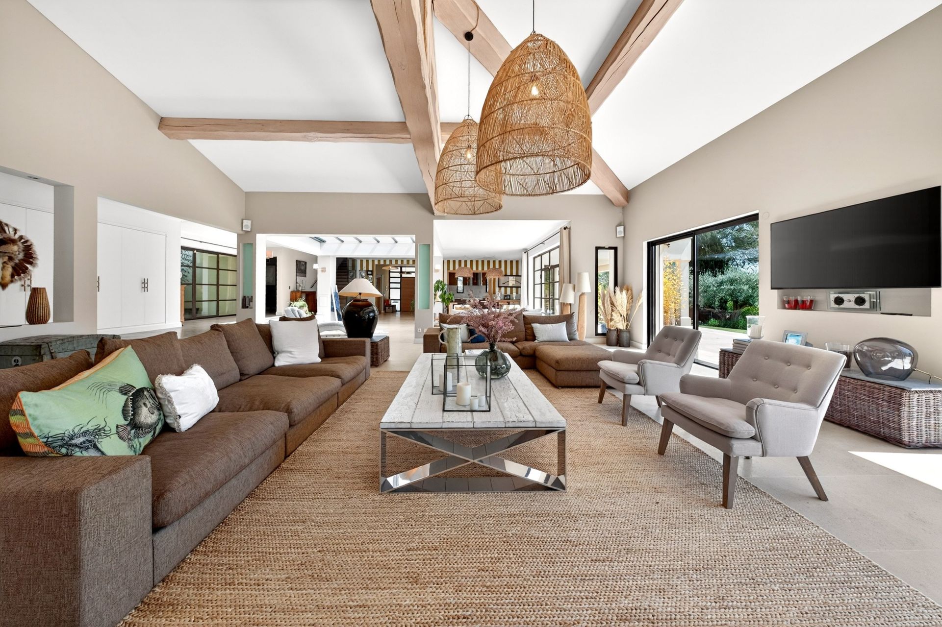 villa 16 Pièces en vente sur VALBONNE (06560)