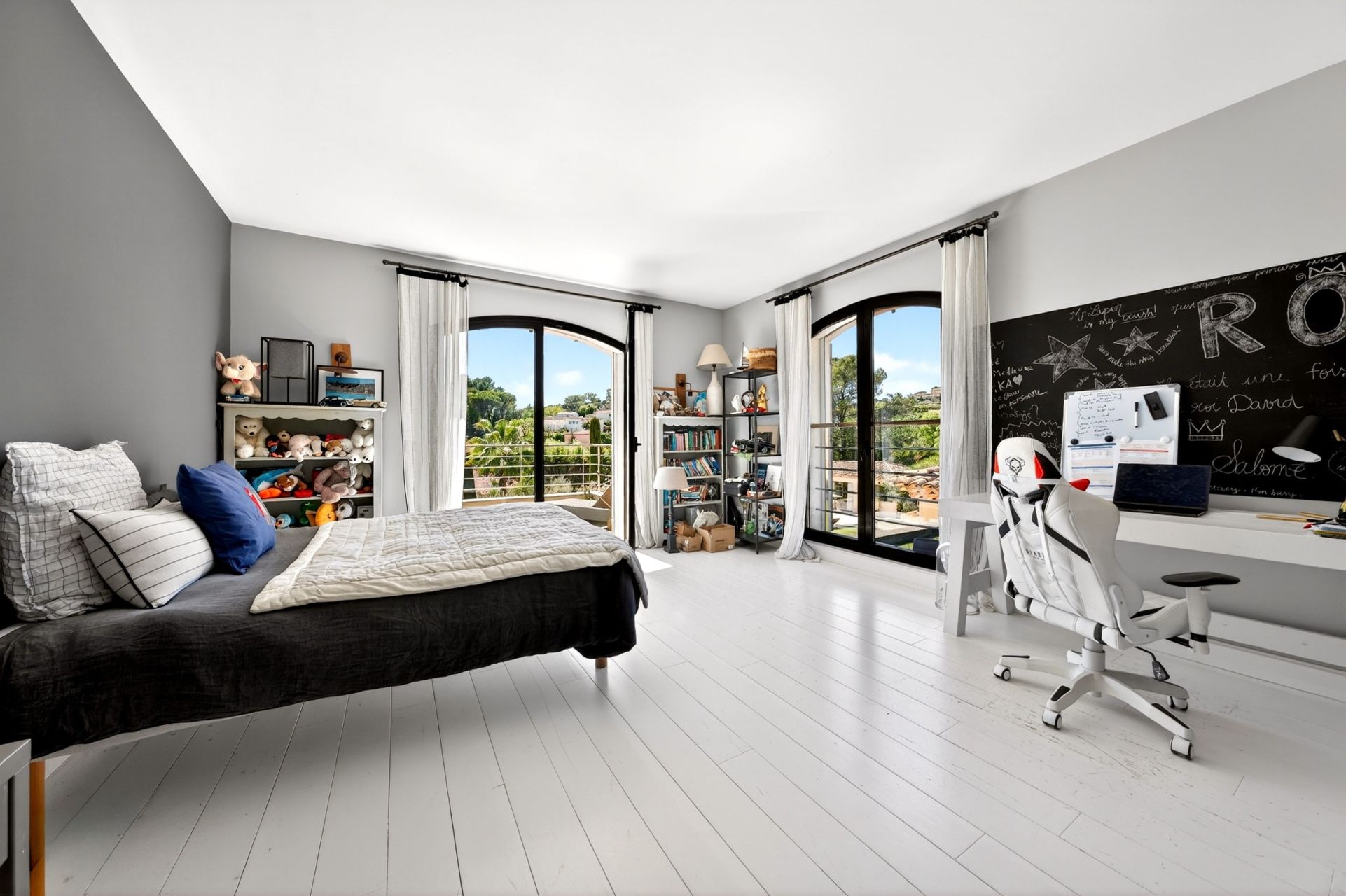 villa 16 Pièces en vente sur VALBONNE (06560)