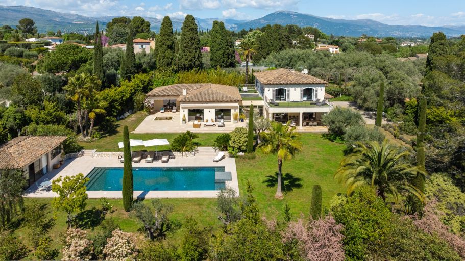 villa 16 Pièces en vente sur VALBONNE (06560)