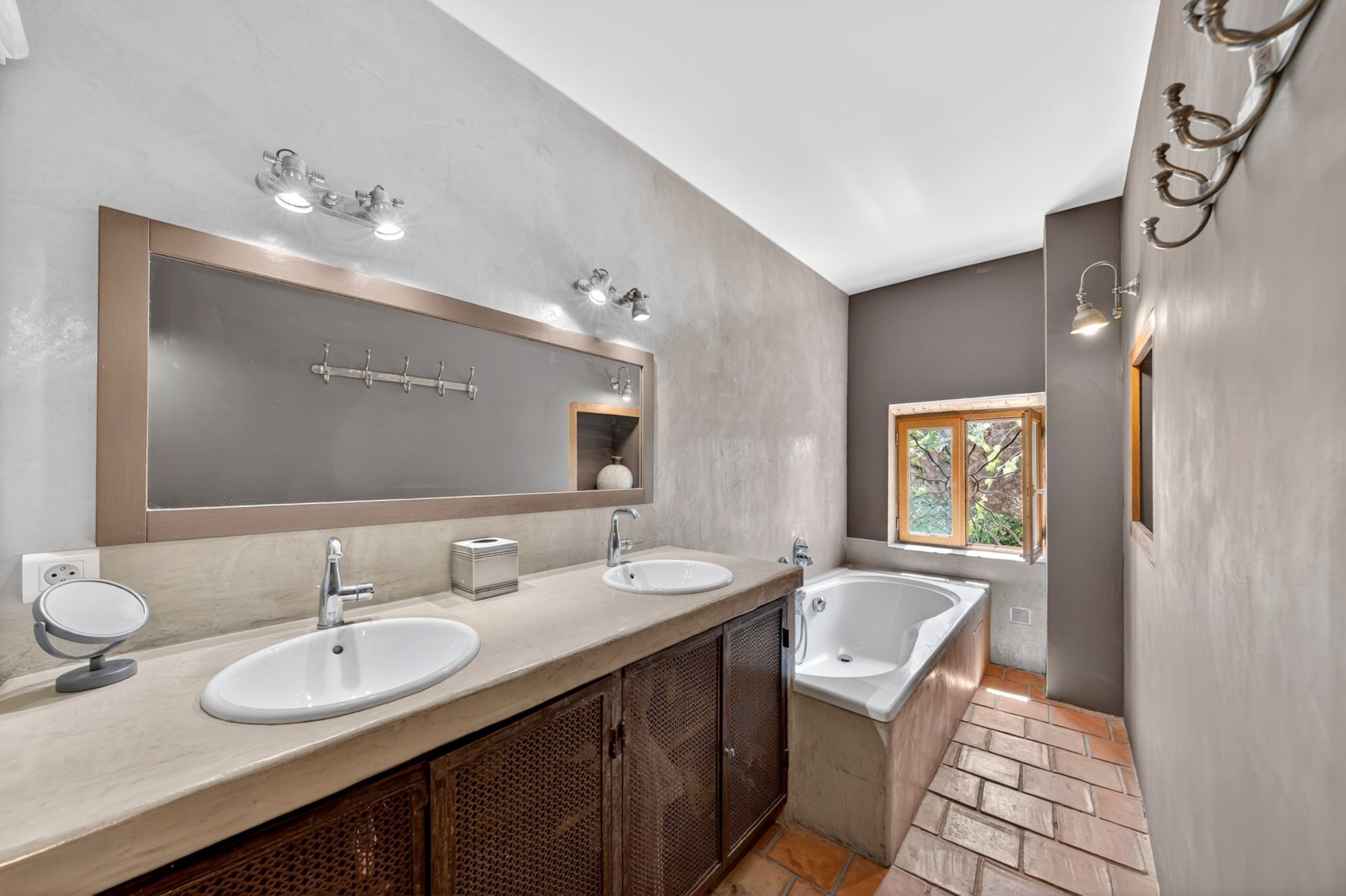 maison provençale 7 Pièces en vente sur GRASSE (06130)