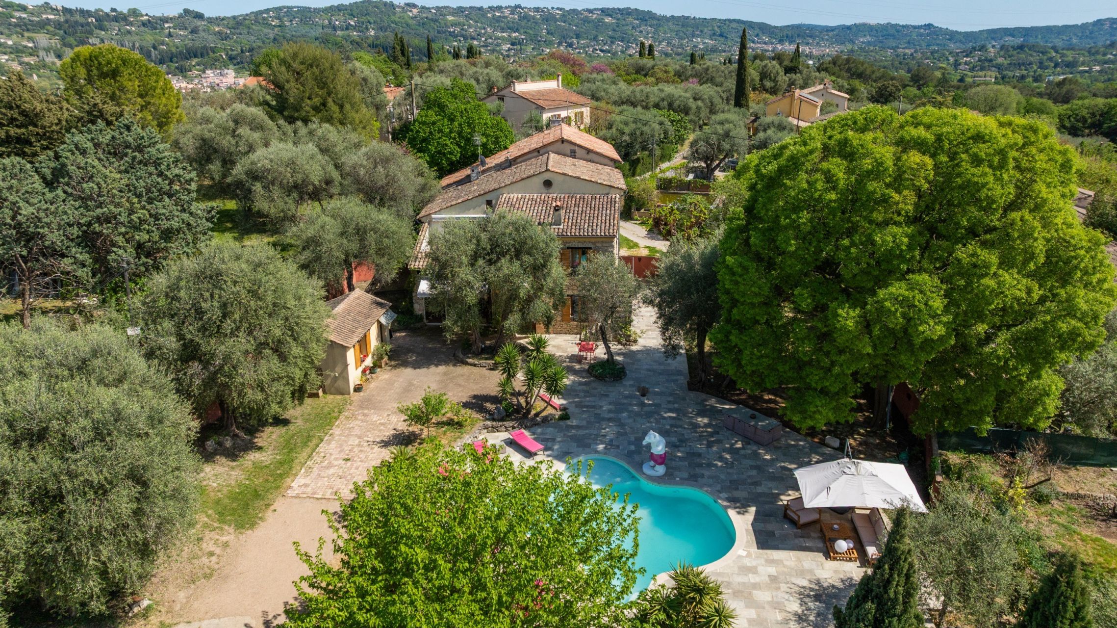 maison provençale 7 Pièces en vente sur GRASSE (06130)