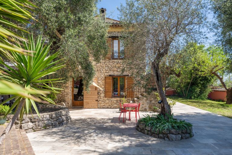 maison provençale 7 Pièces en vente sur GRASSE (06130)
