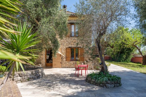 Vente Maison provençale Grasse 7&nbsp;Pièces 213&nbsp;m²