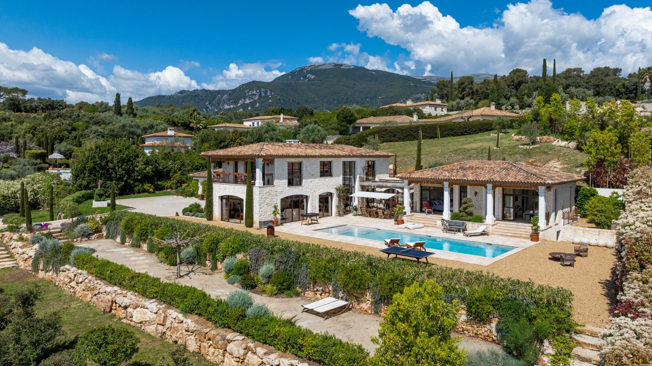 villa 7 Rooms for sale on ROQUEFORT LES PINS (06330)