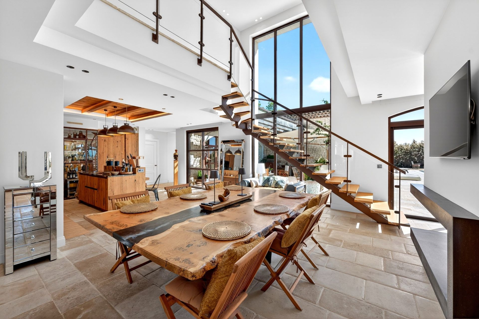 villa 7 Pièces en vente sur ROQUEFORT LES PINS (06330)