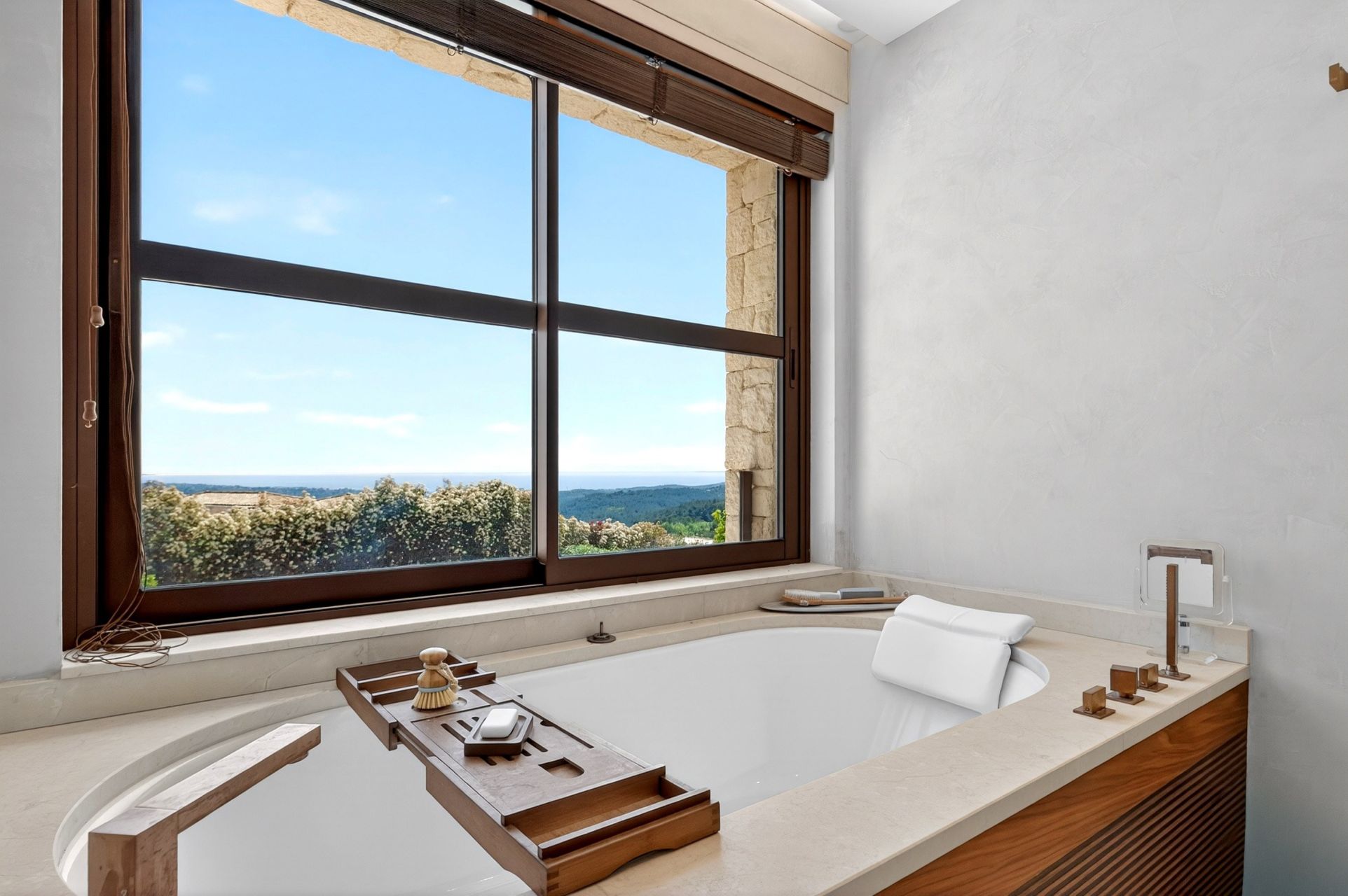 villa 7 Pièces en vente sur ROQUEFORT LES PINS (06330)