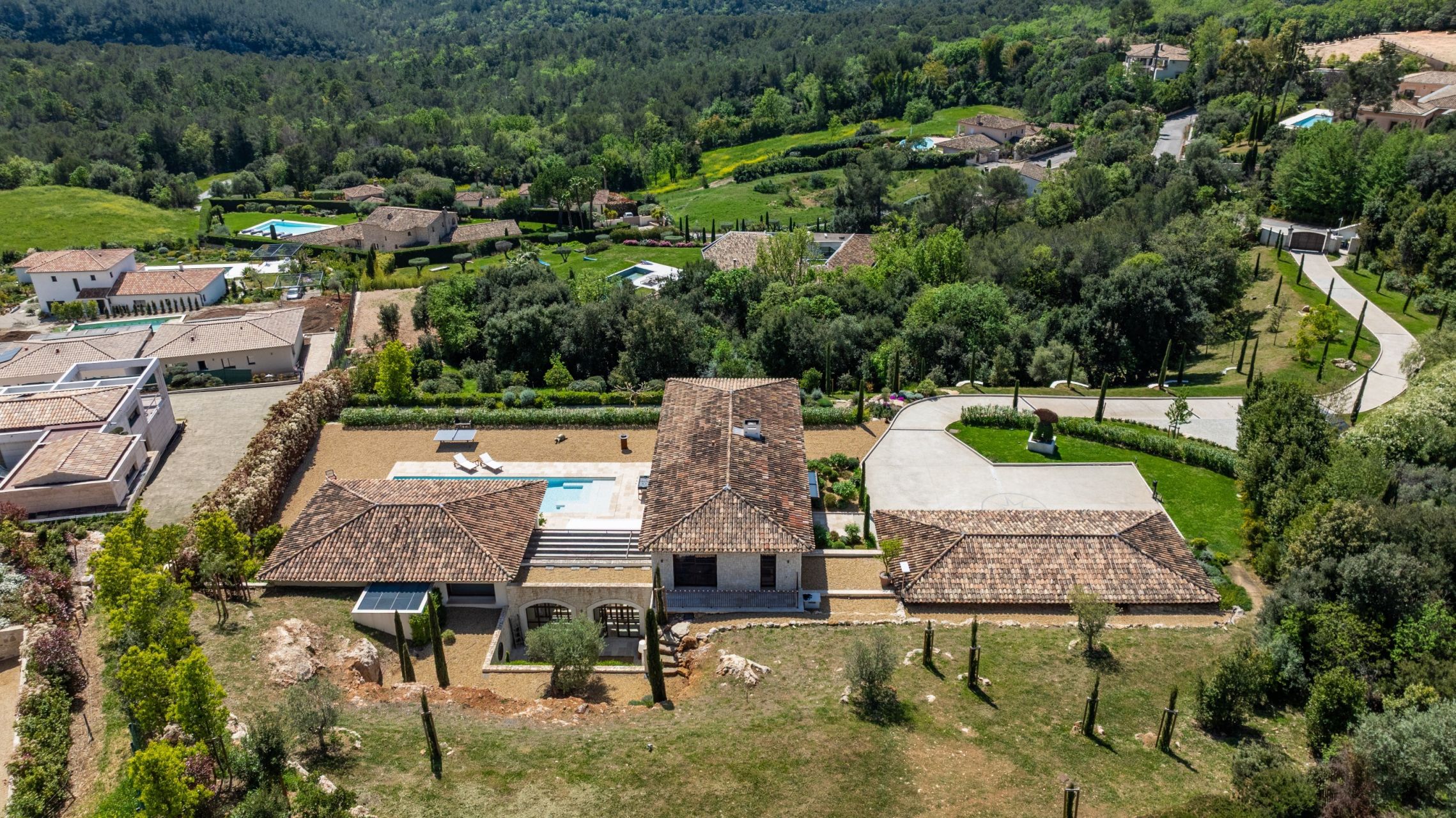 villa 7 Pièces en vente sur ROQUEFORT LES PINS (06330)