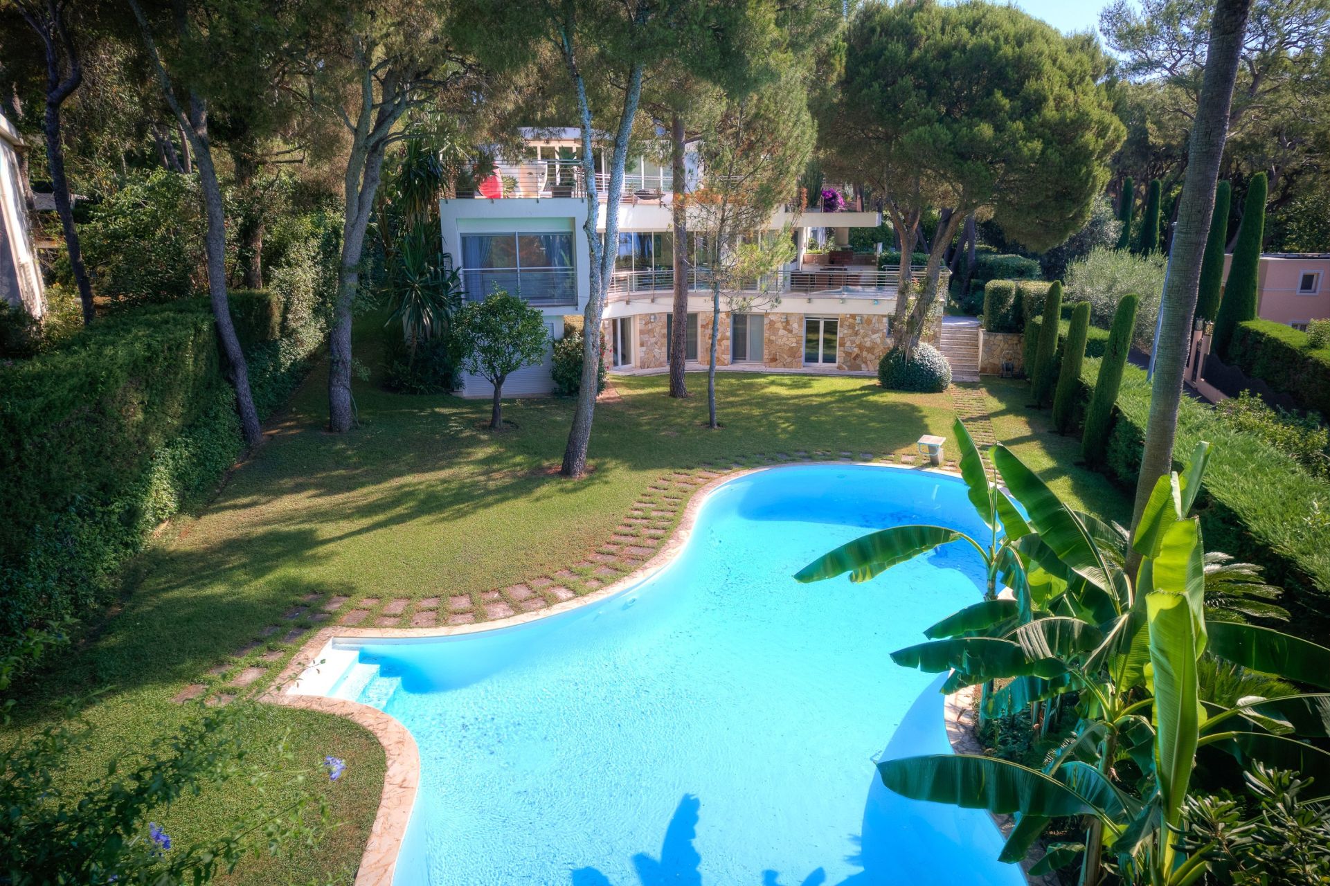 contemporary house 7 Rooms for sale on ST JEAN CAP FERRAT (06230)