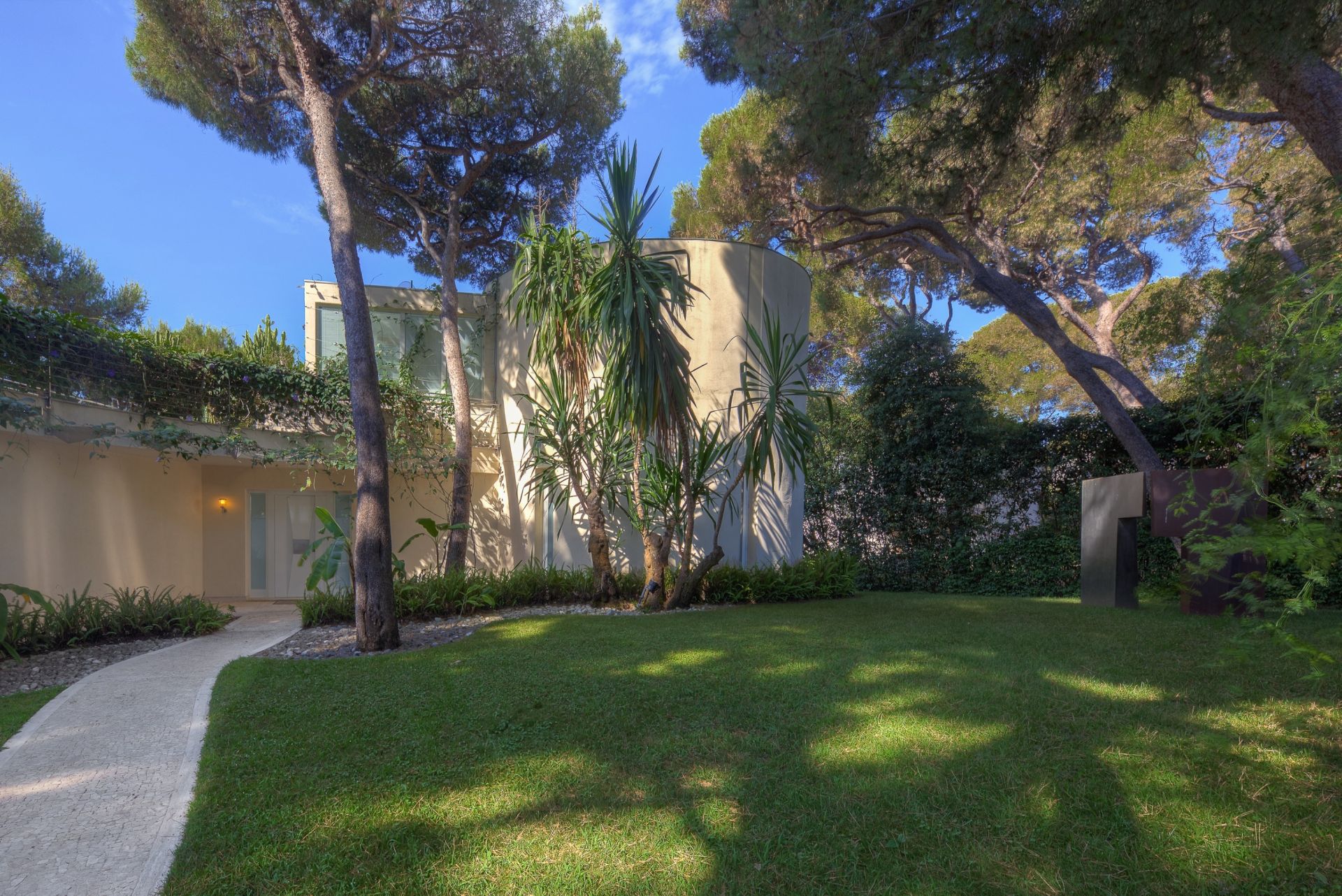 contemporary house 7 Rooms for sale on ST JEAN CAP FERRAT (06230)