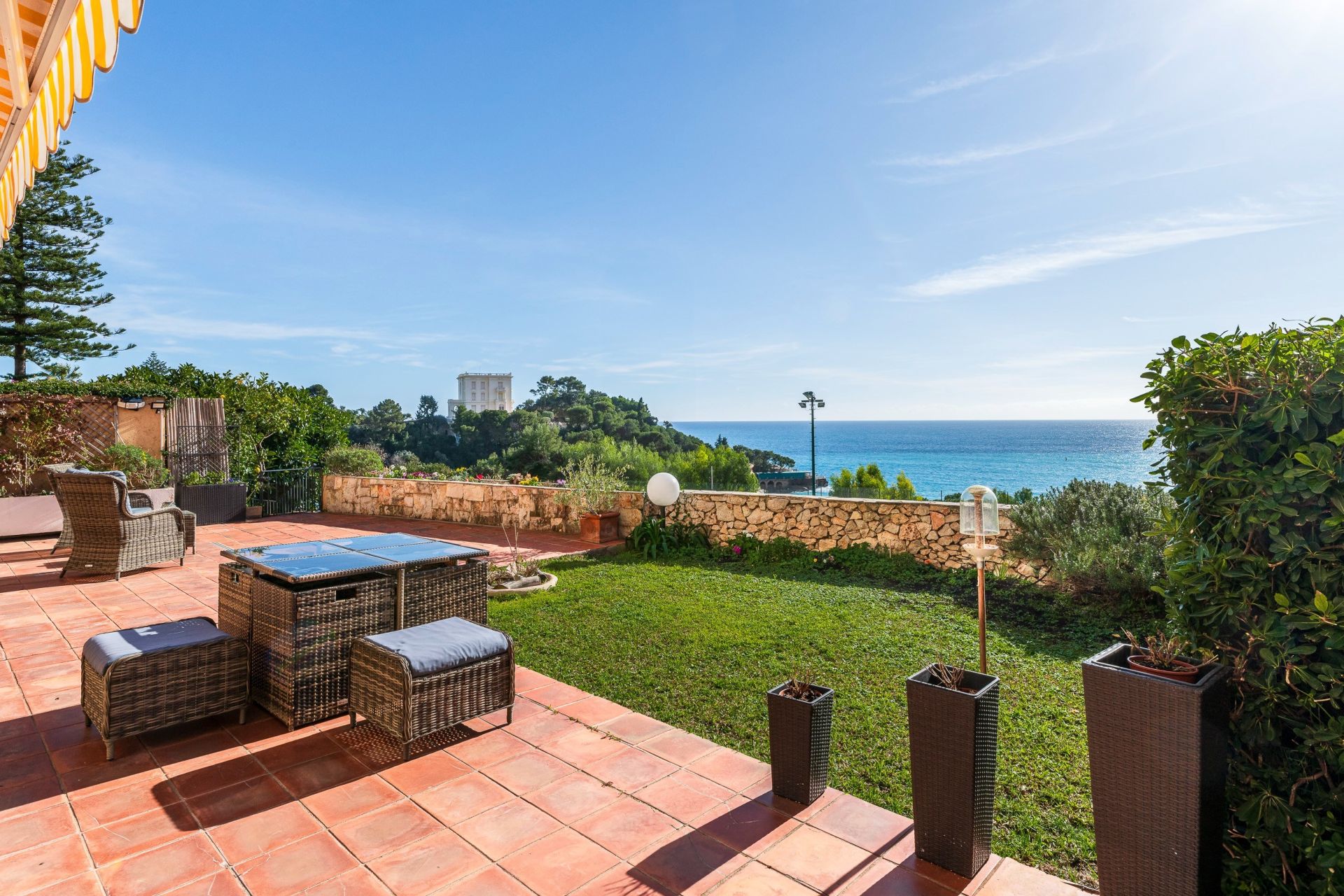 apartment 3 Rooms for sale on ROQUEBRUNE CAP MARTIN (06190)
