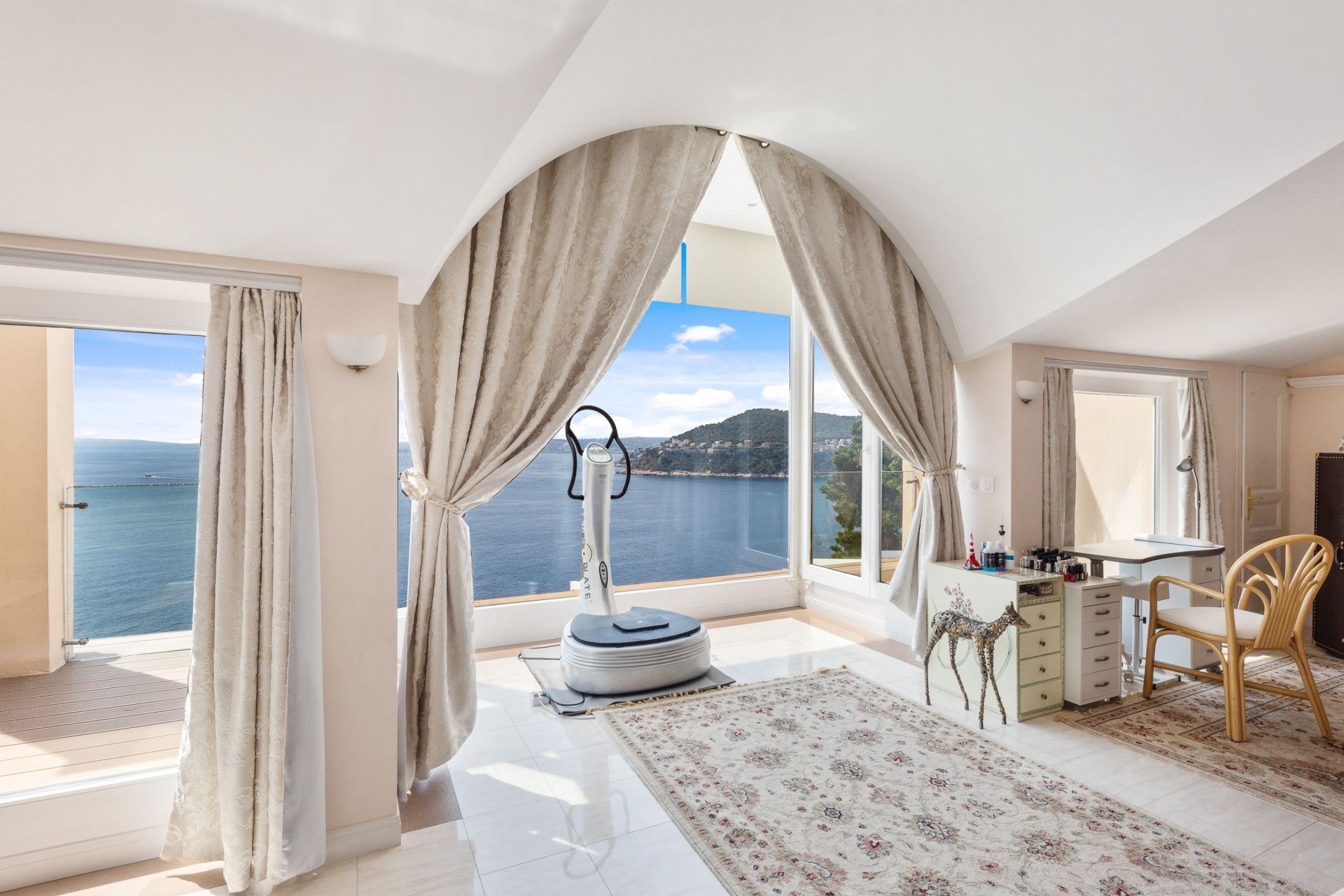 property 10 Rooms for sale on ST JEAN CAP FERRAT (06230)