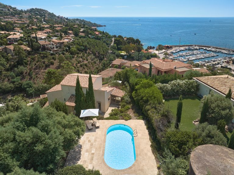 maison provençale 4 Pièces en vente sur THEOULE SUR MER (06590)