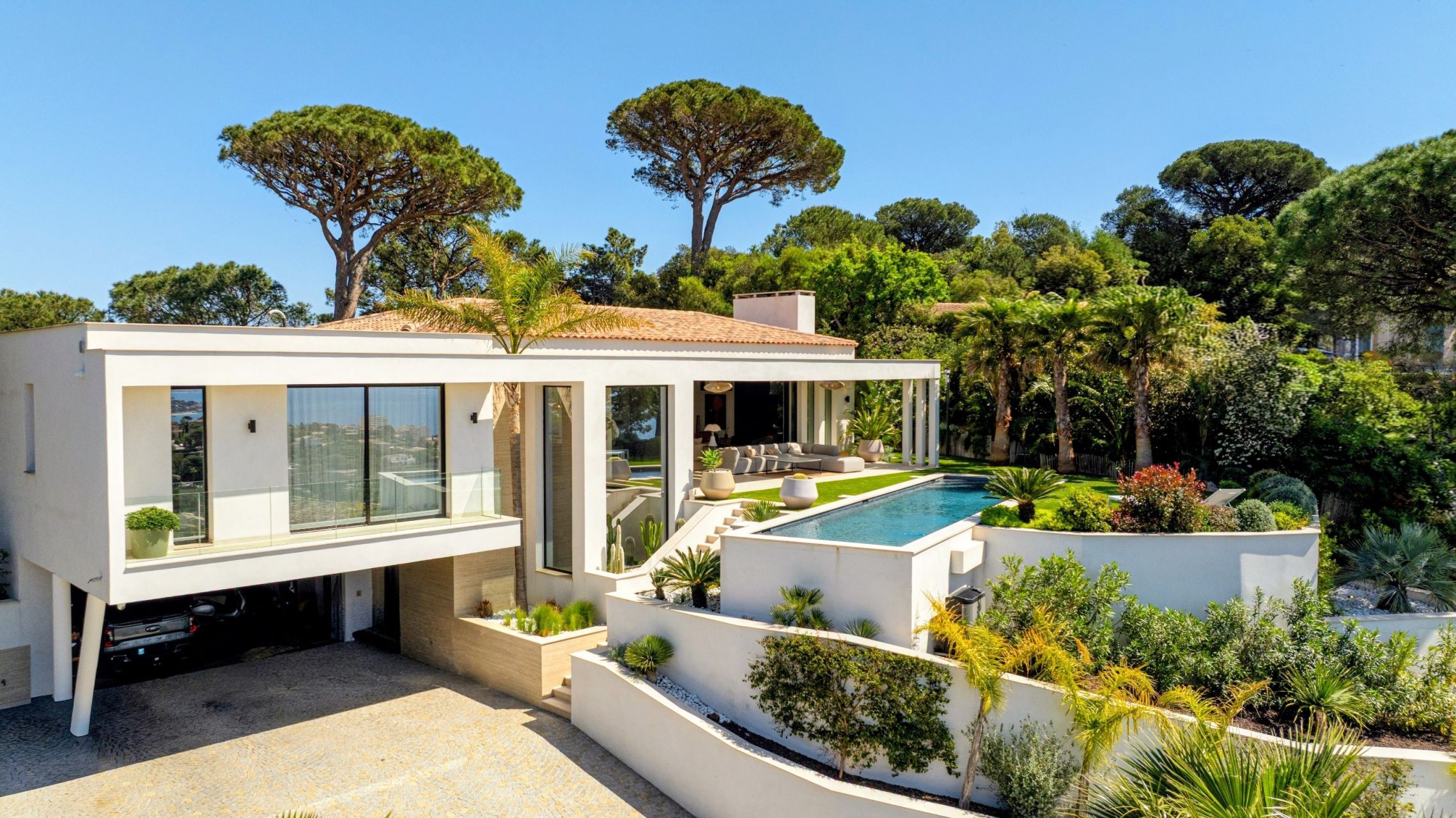 maison contemporaine 10 Pièces en vente sur STE MAXIME (83120)
