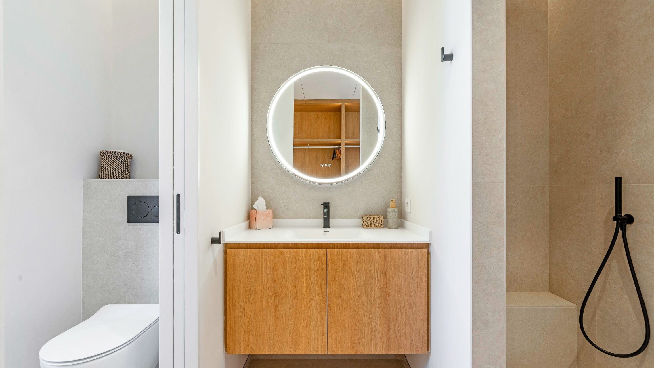 contemporary house 10 Rooms for sale on STE MAXIME (83120)