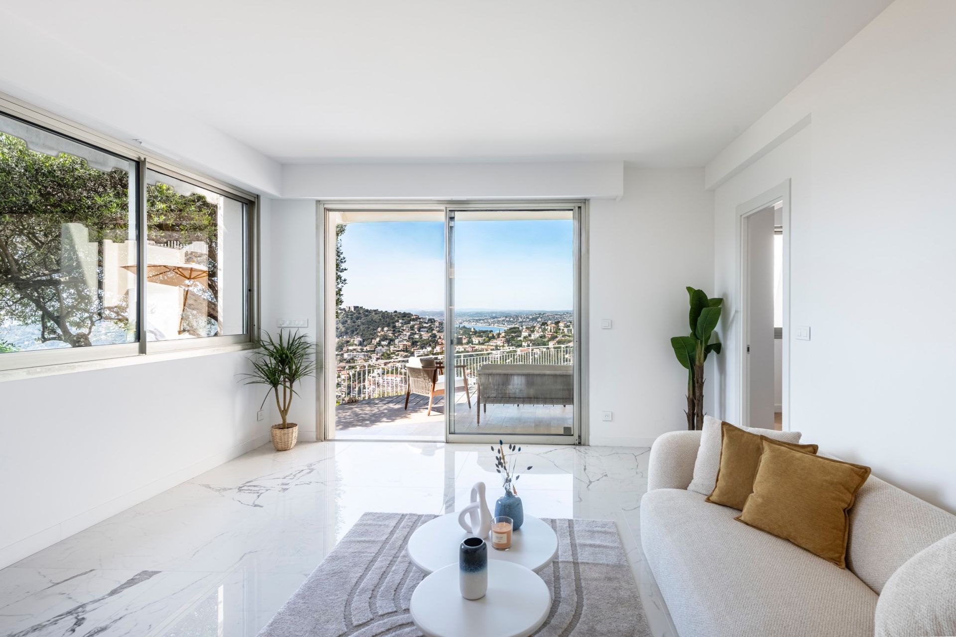 apartment 3 Rooms for sale on VILLEFRANCHE SUR MER (06230)