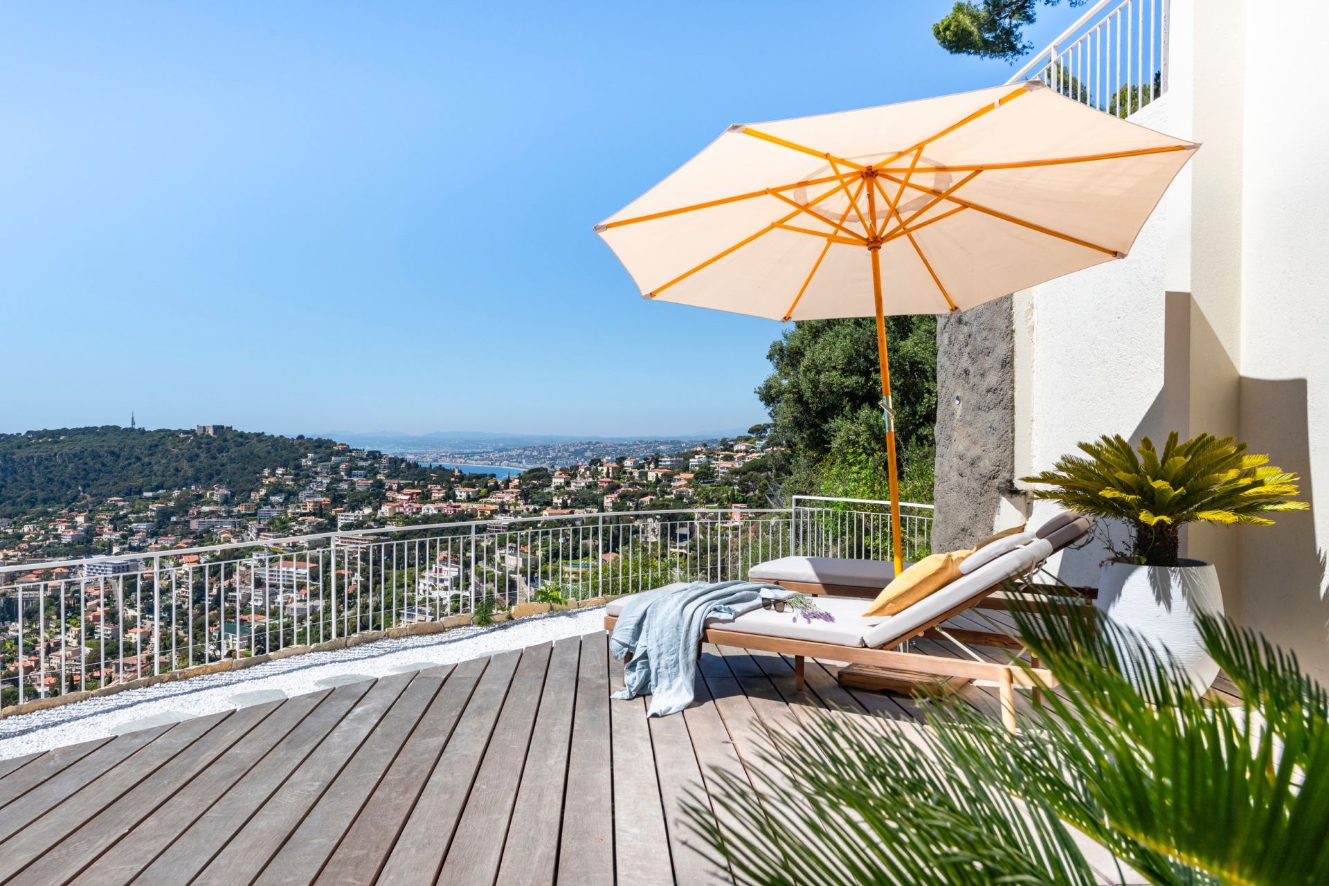 apartment 3 Rooms for sale on VILLEFRANCHE SUR MER (06230)
