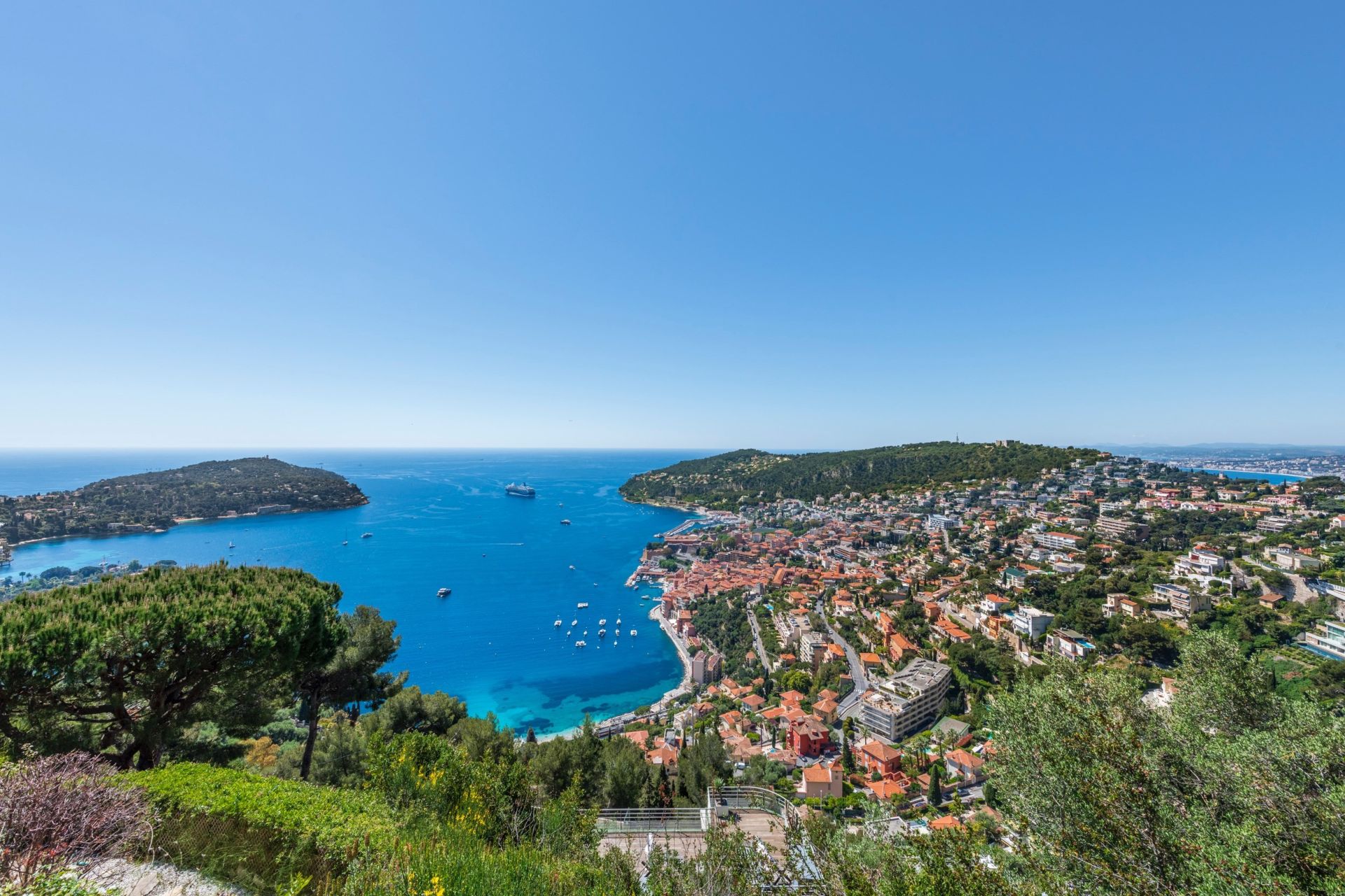 apartment 3 Rooms for sale on VILLEFRANCHE SUR MER (06230)