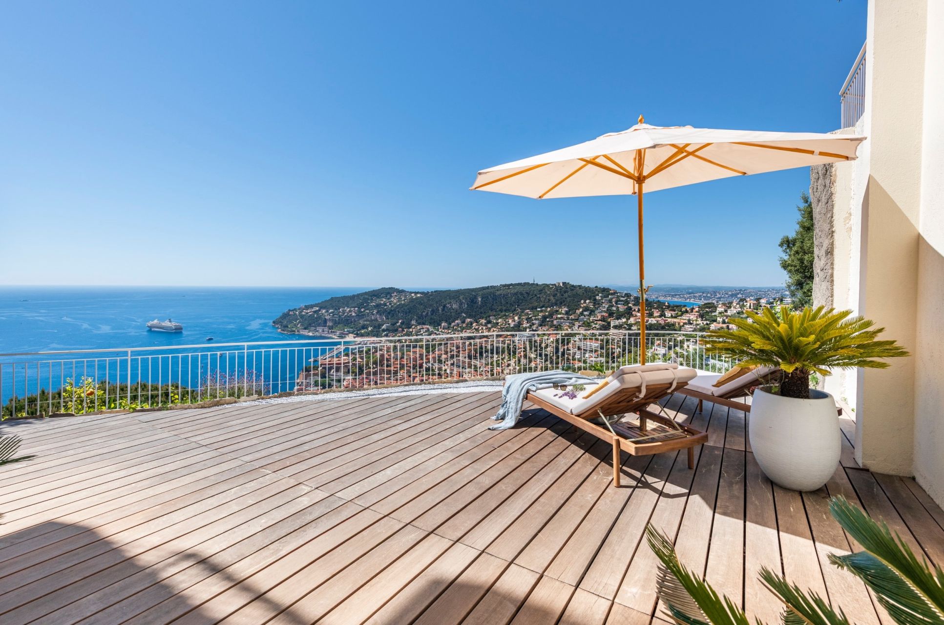 apartment 3 Rooms for sale on VILLEFRANCHE SUR MER (06230)