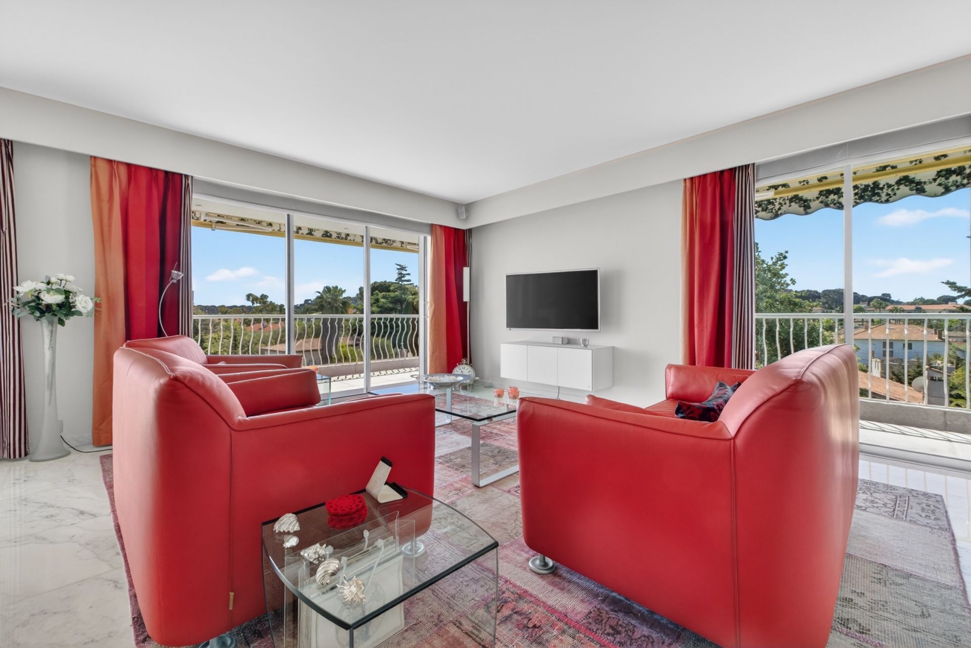 apartment 4 Rooms for sale on ANTIBES (06600)