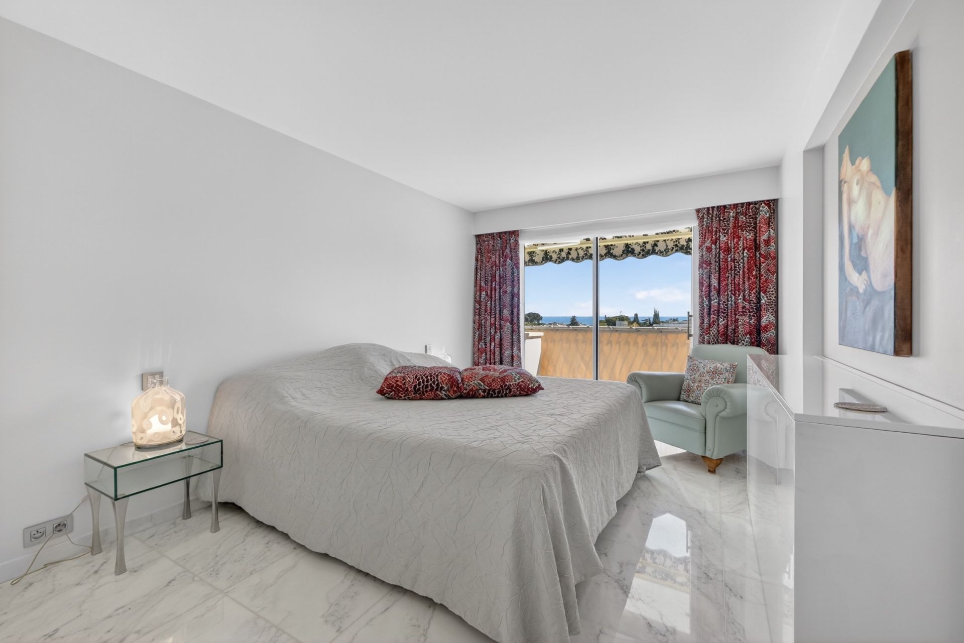 apartment 4 Rooms for sale on ANTIBES (06600)