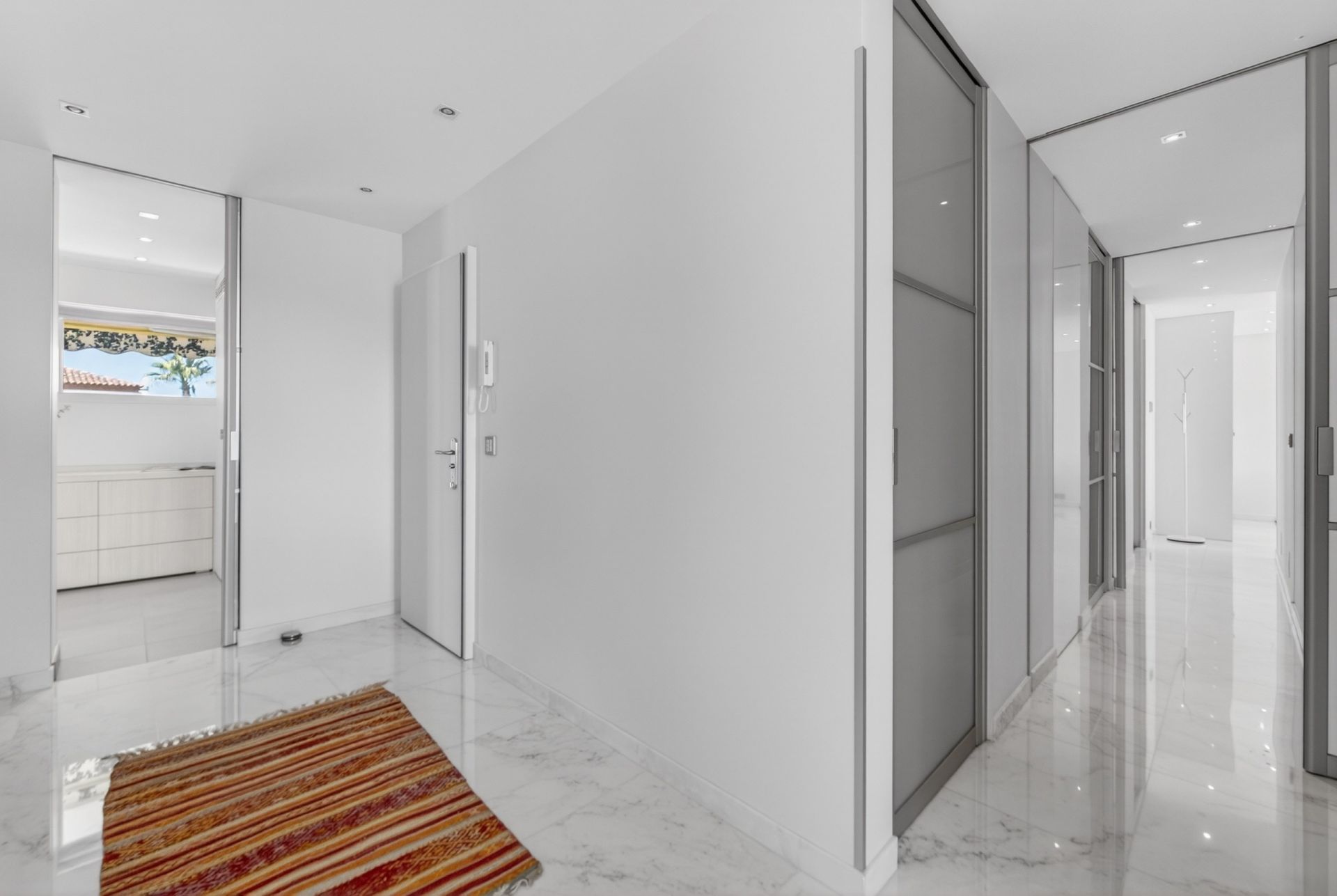 apartment 4 Rooms for sale on ANTIBES (06600)