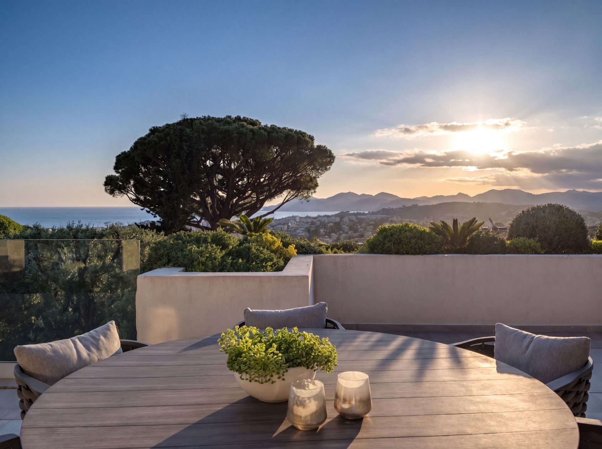 contemporary house 7 Rooms for sale on LE CANNET (06110)