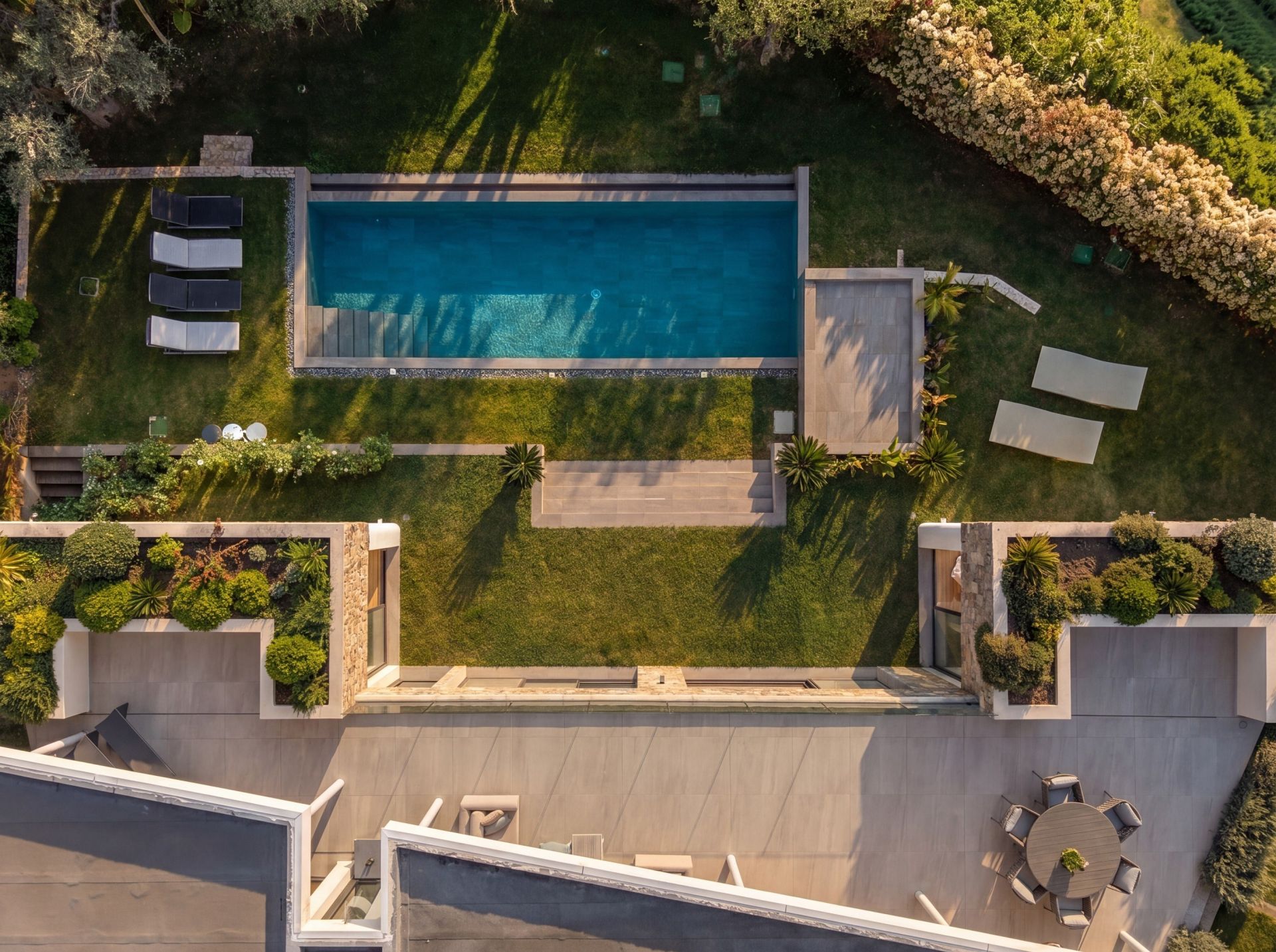 contemporary house 7 Rooms for sale on LE CANNET (06110)