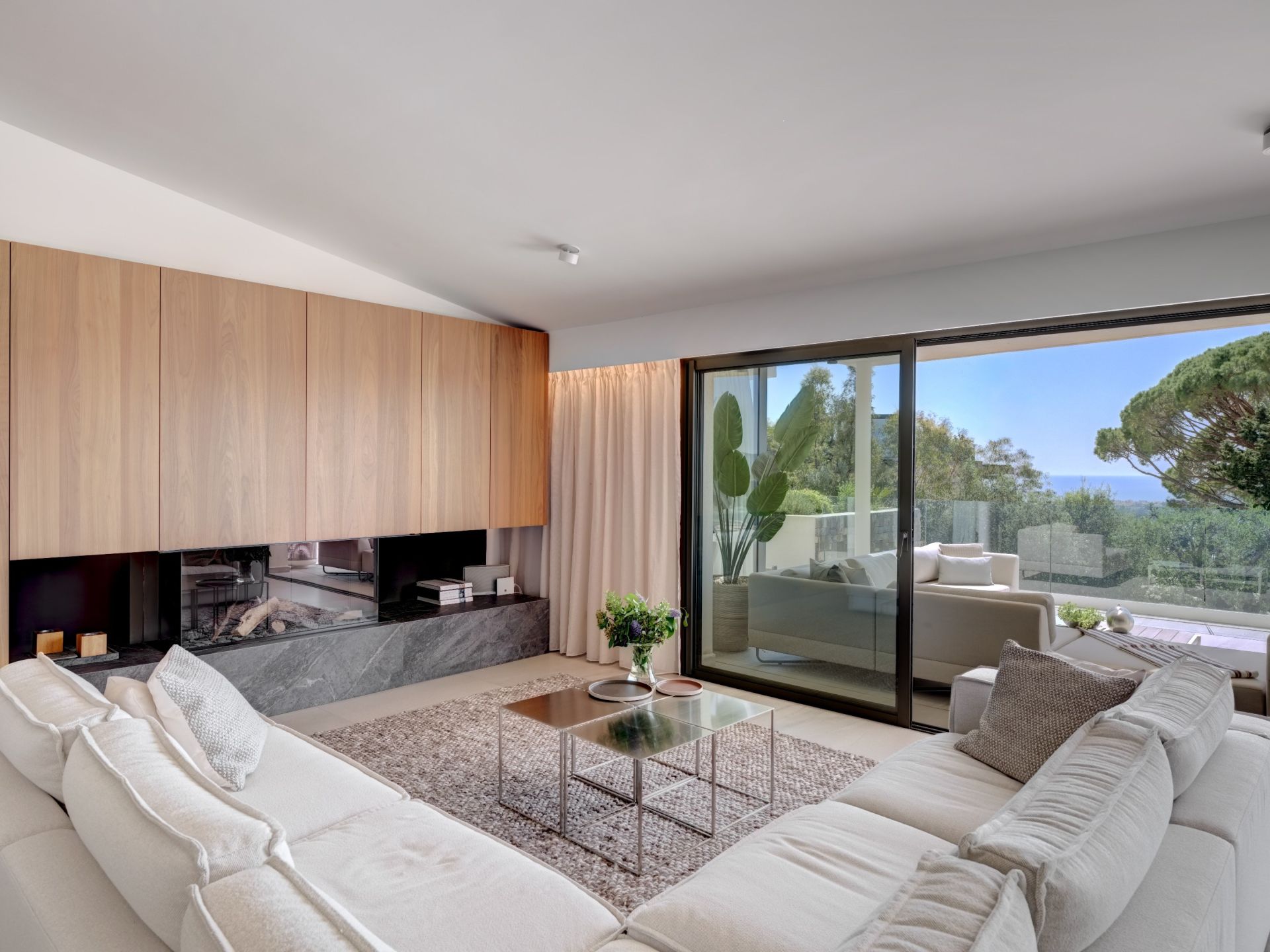 contemporary house 7 Rooms for sale on LE CANNET (06110)