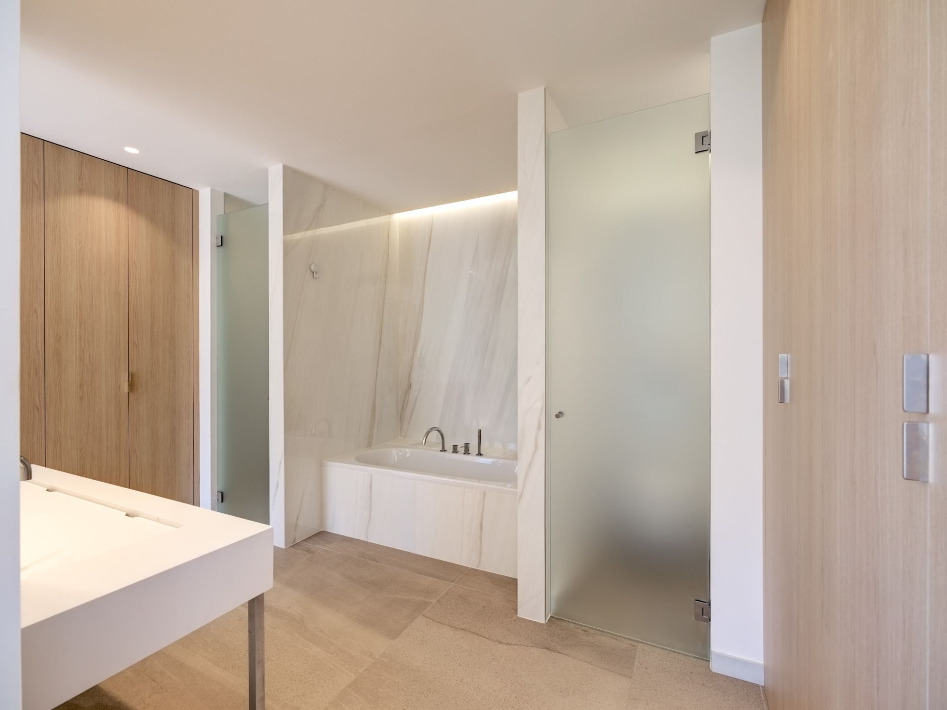 contemporary house 7 Rooms for sale on LE CANNET (06110)