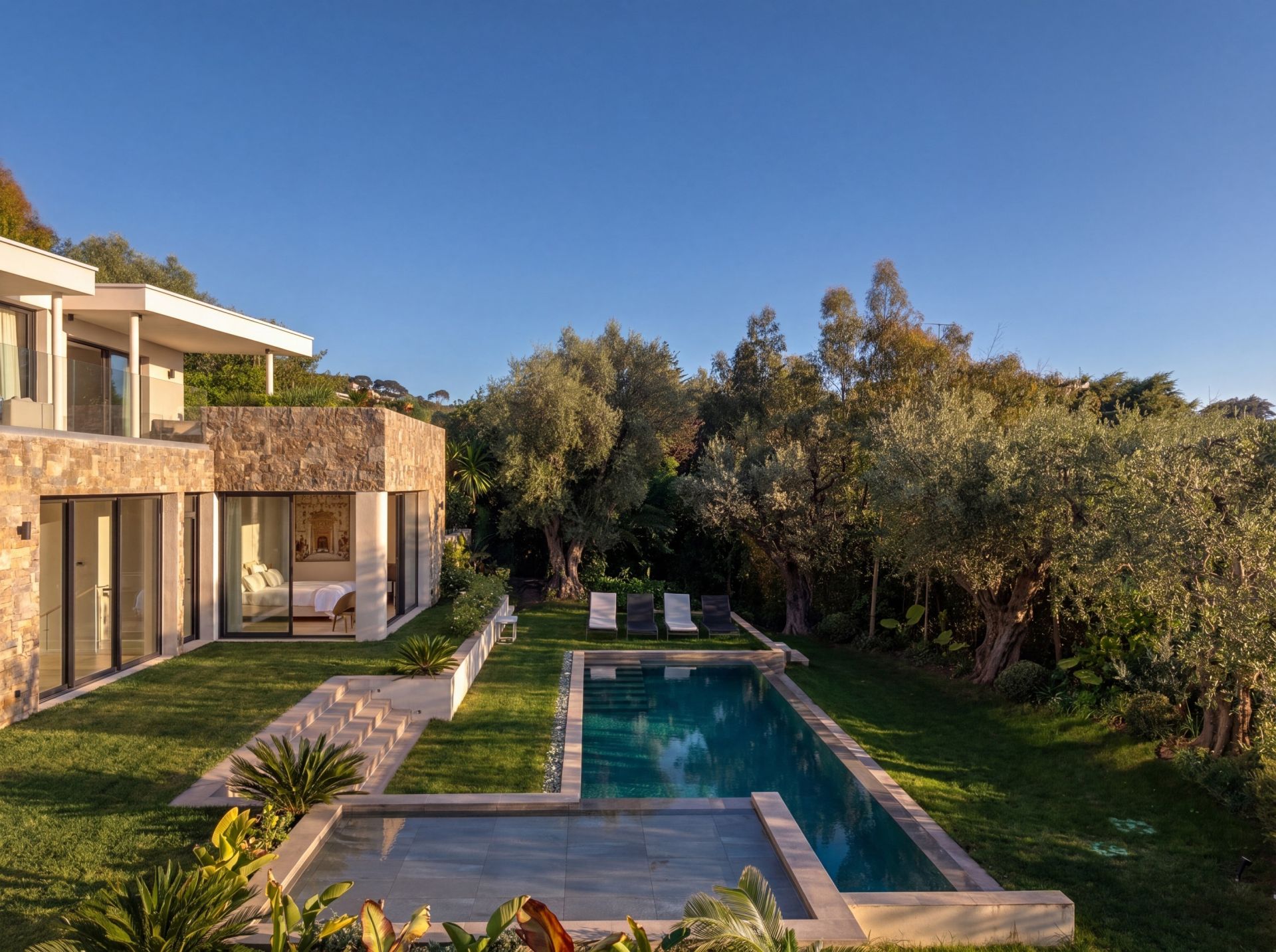 contemporary house 7 Rooms for sale on LE CANNET (06110)